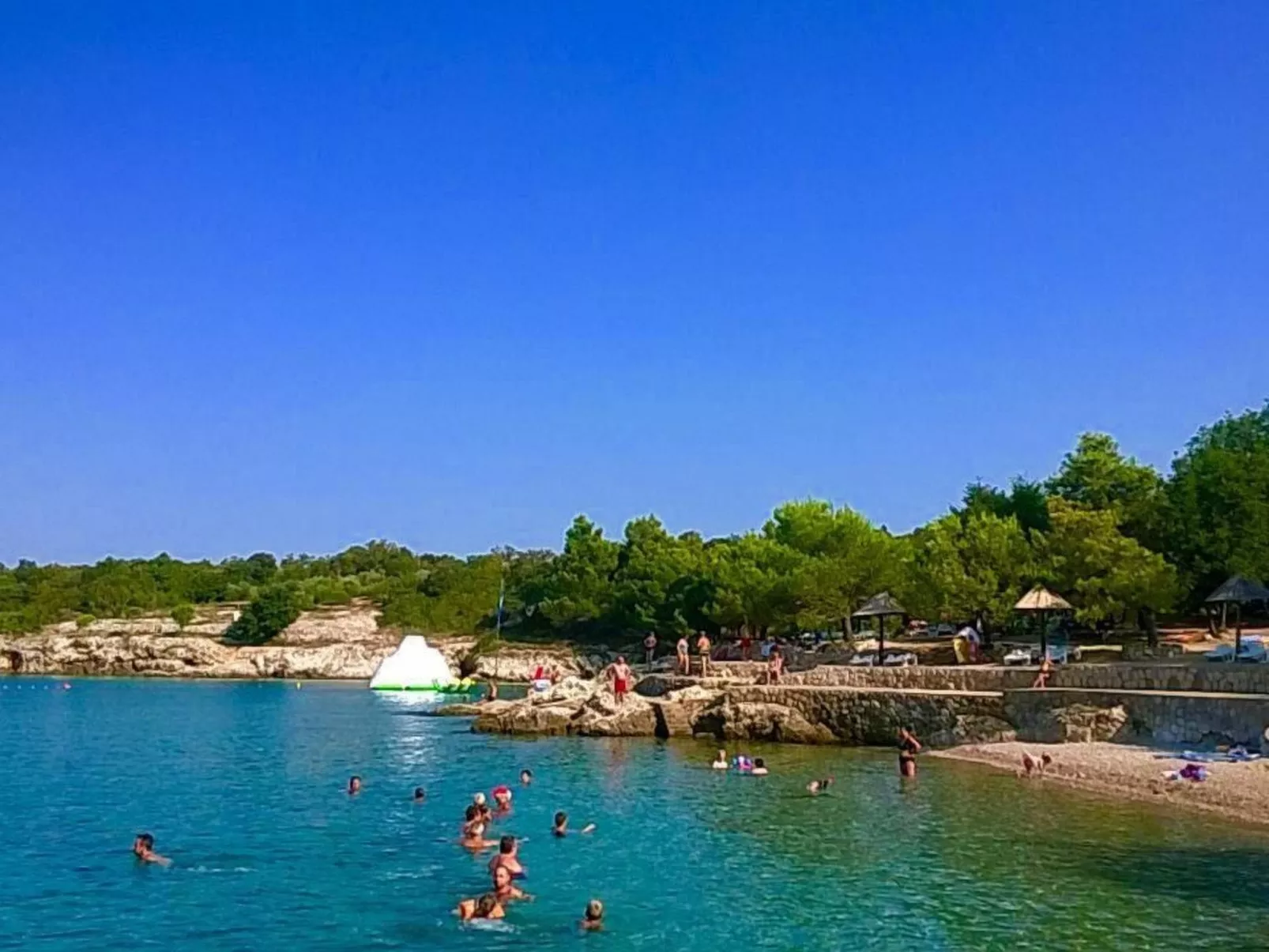 Mit Blick auf das Wasser-Outside