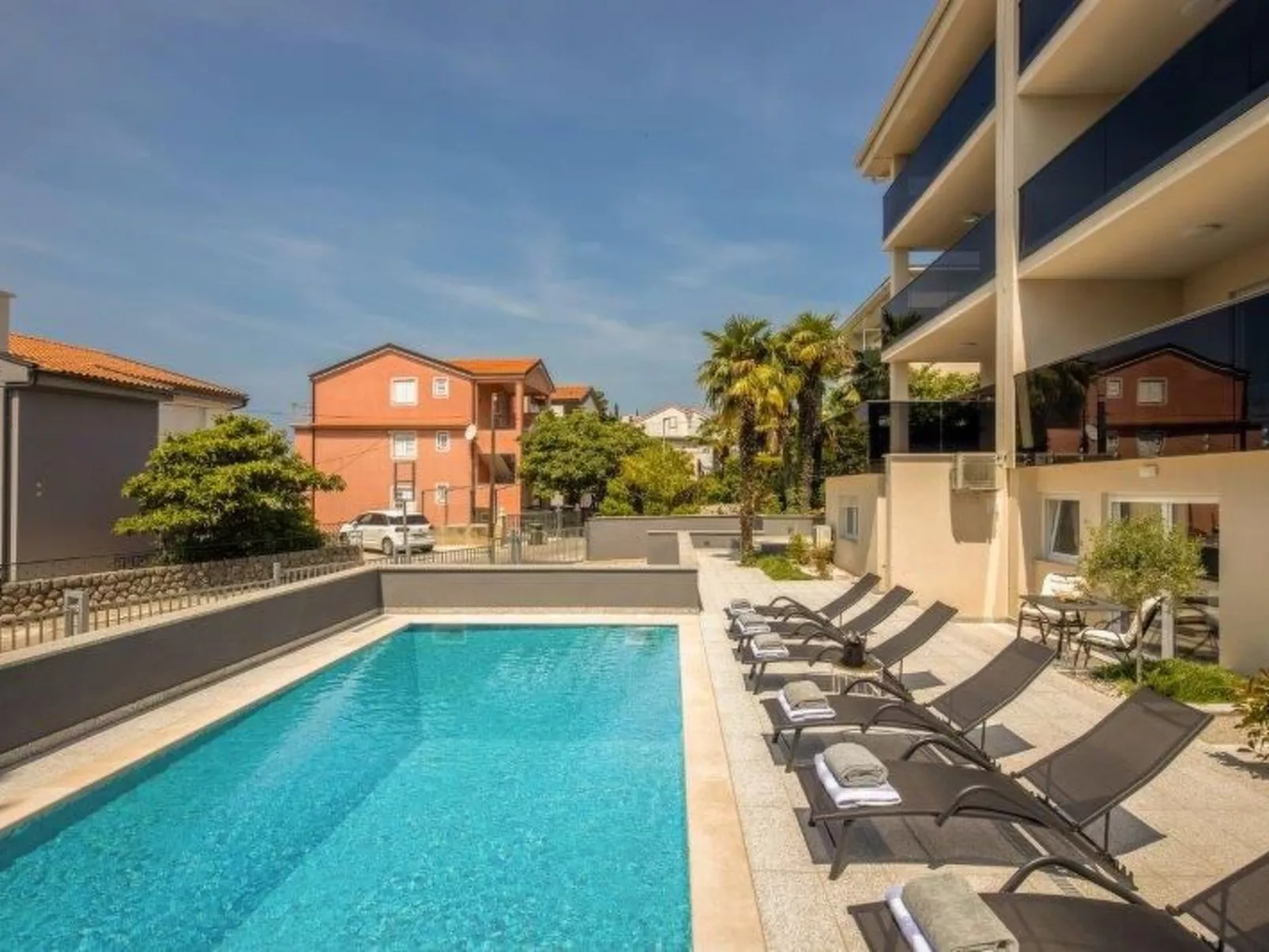 Moderne Wohnung in Crikvenica mit Pool-Draußen