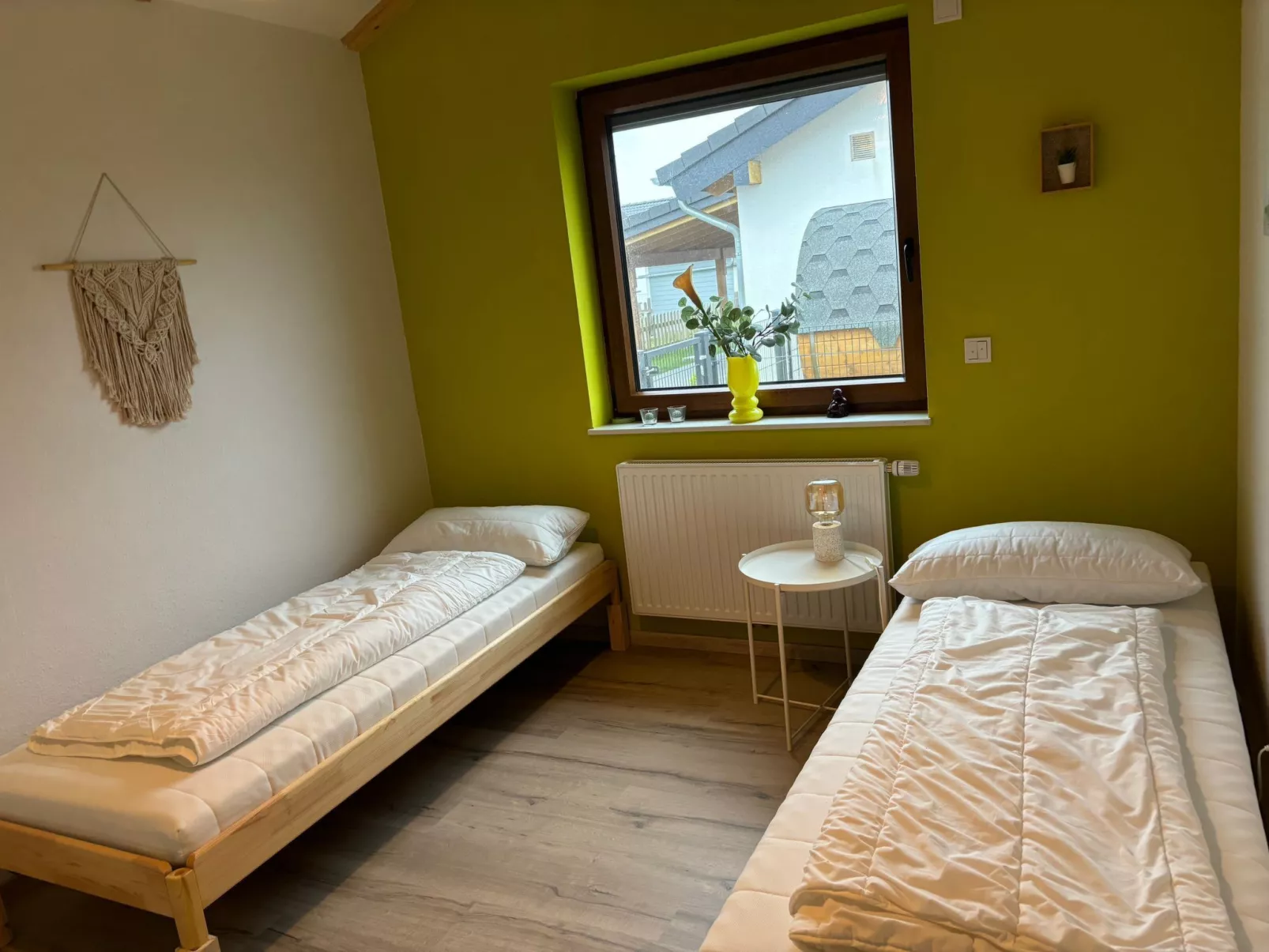 G9 eingezäuntes Haus in Randlage mit Weitblick - Drinnen