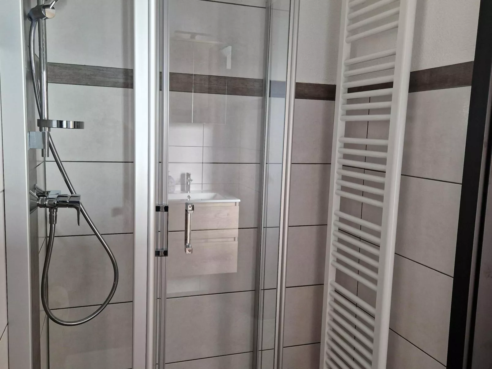 A 17 mit eigenem exklusivem Zugang zum Binnensee-Image-tags.info