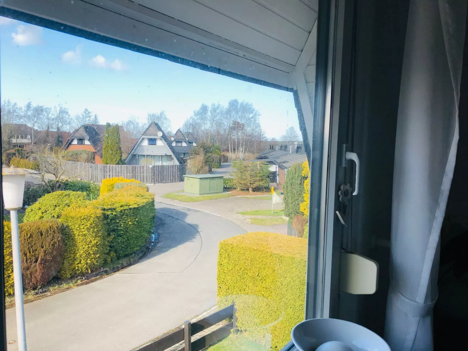 Nurdachhaus in Burhave mit Garten-Outside