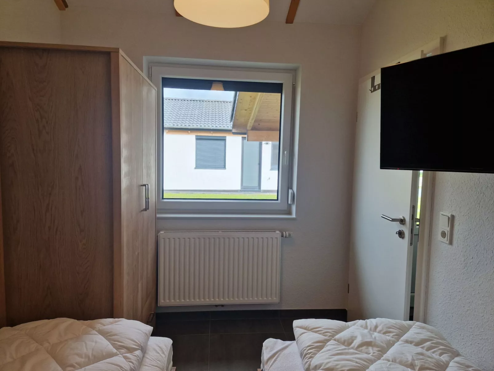 G6 Freistehendes Haus mit Garten und Wallbox-Dedans