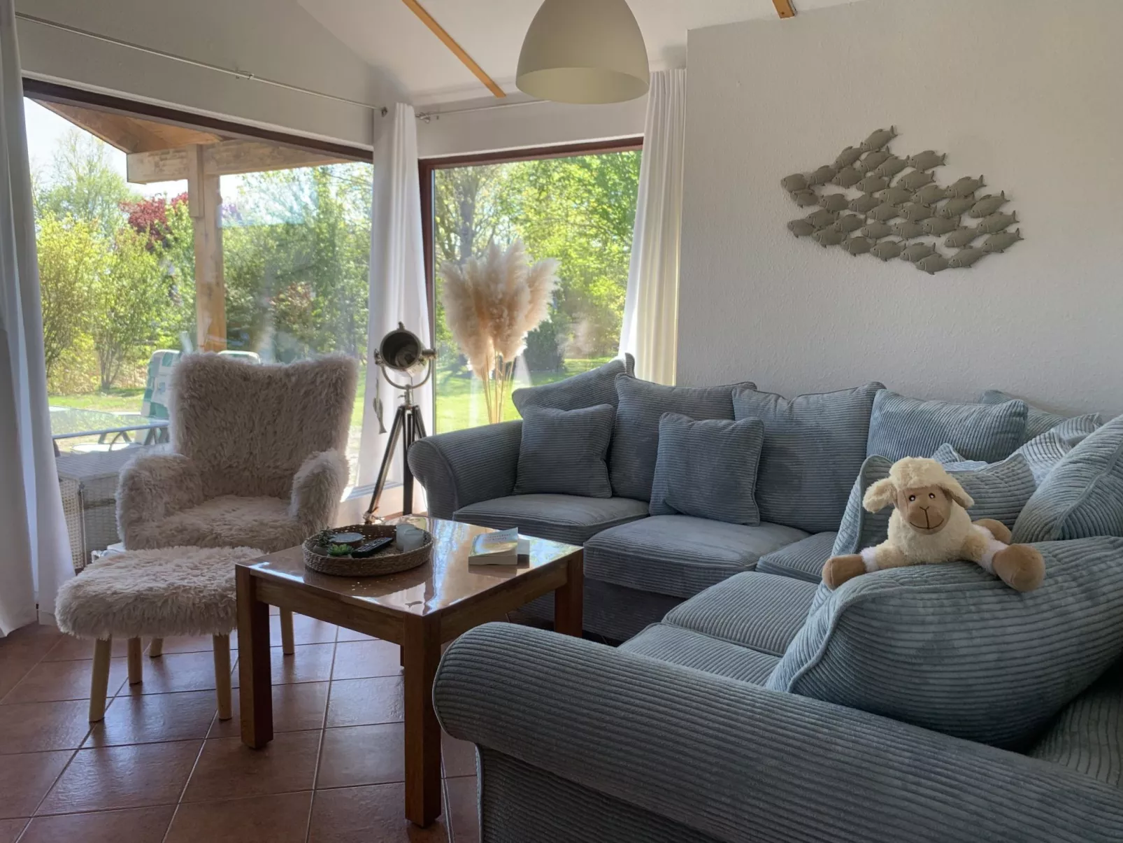 M1 Ferienhaus mit Garten, Terrasse und Carport-Dedans