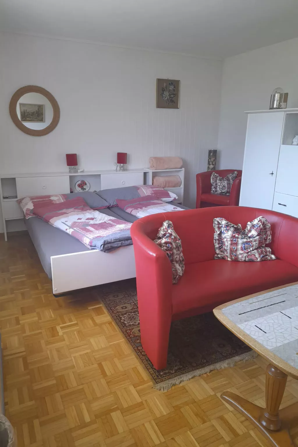 Charmantes Chalet Apartment mit Aussicht-Dedans