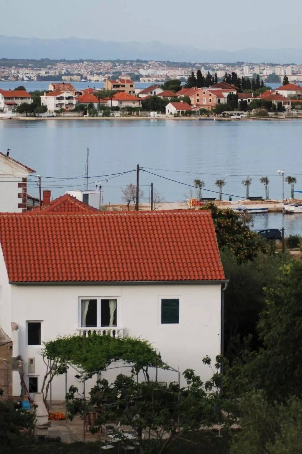 Rustikales Haus in Lukoran mit privatem Parkplatz-Dehors