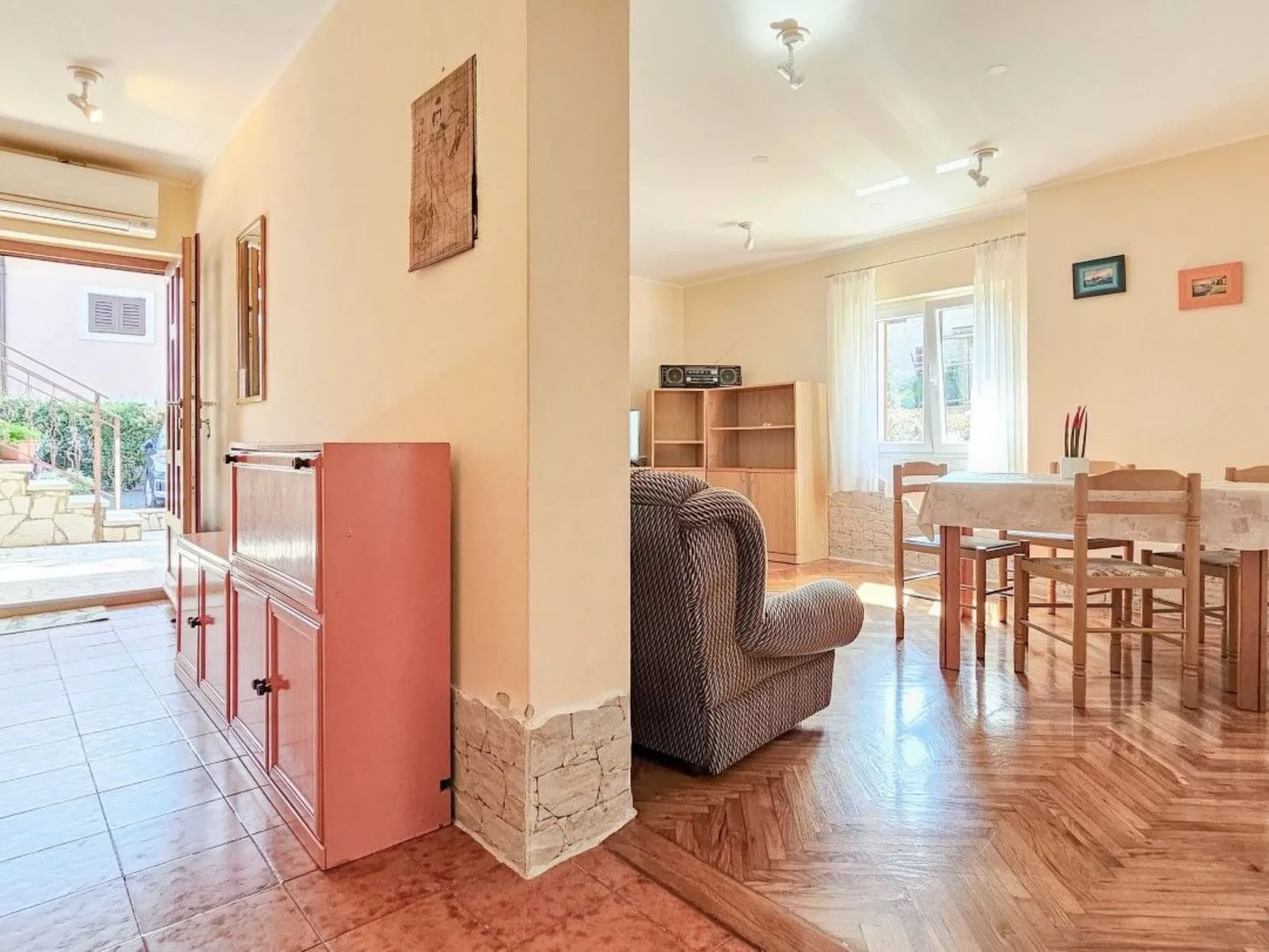 Wohnung in der Altstadt mit Terrasse und Parkplatz-Image-tags.info