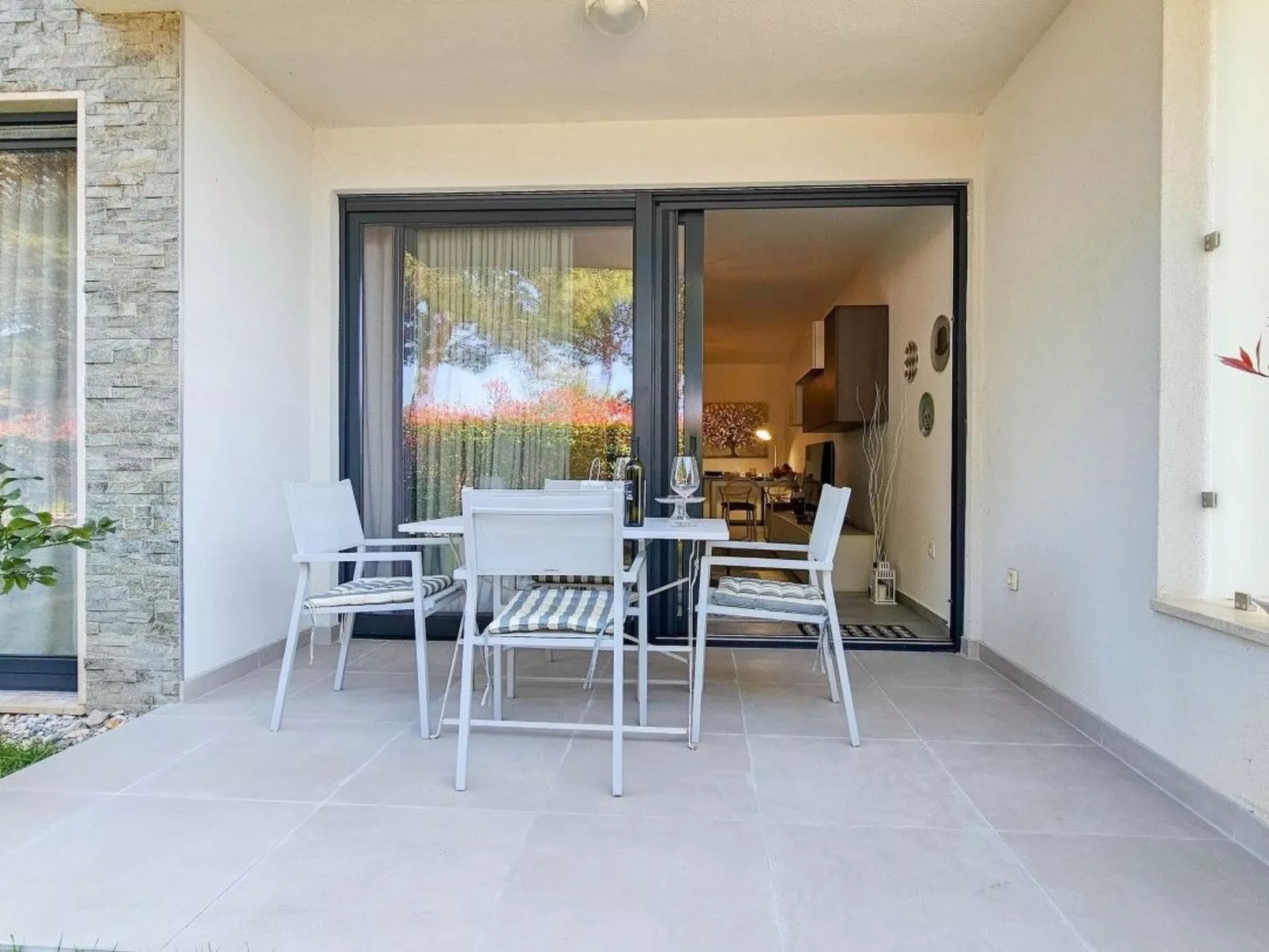 Apartment mit Terrasse für 3 Personen-Dehors