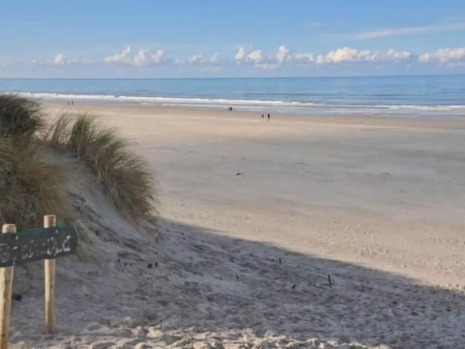 Strandnahes Chalet mit überdachter Veranda-Dehors