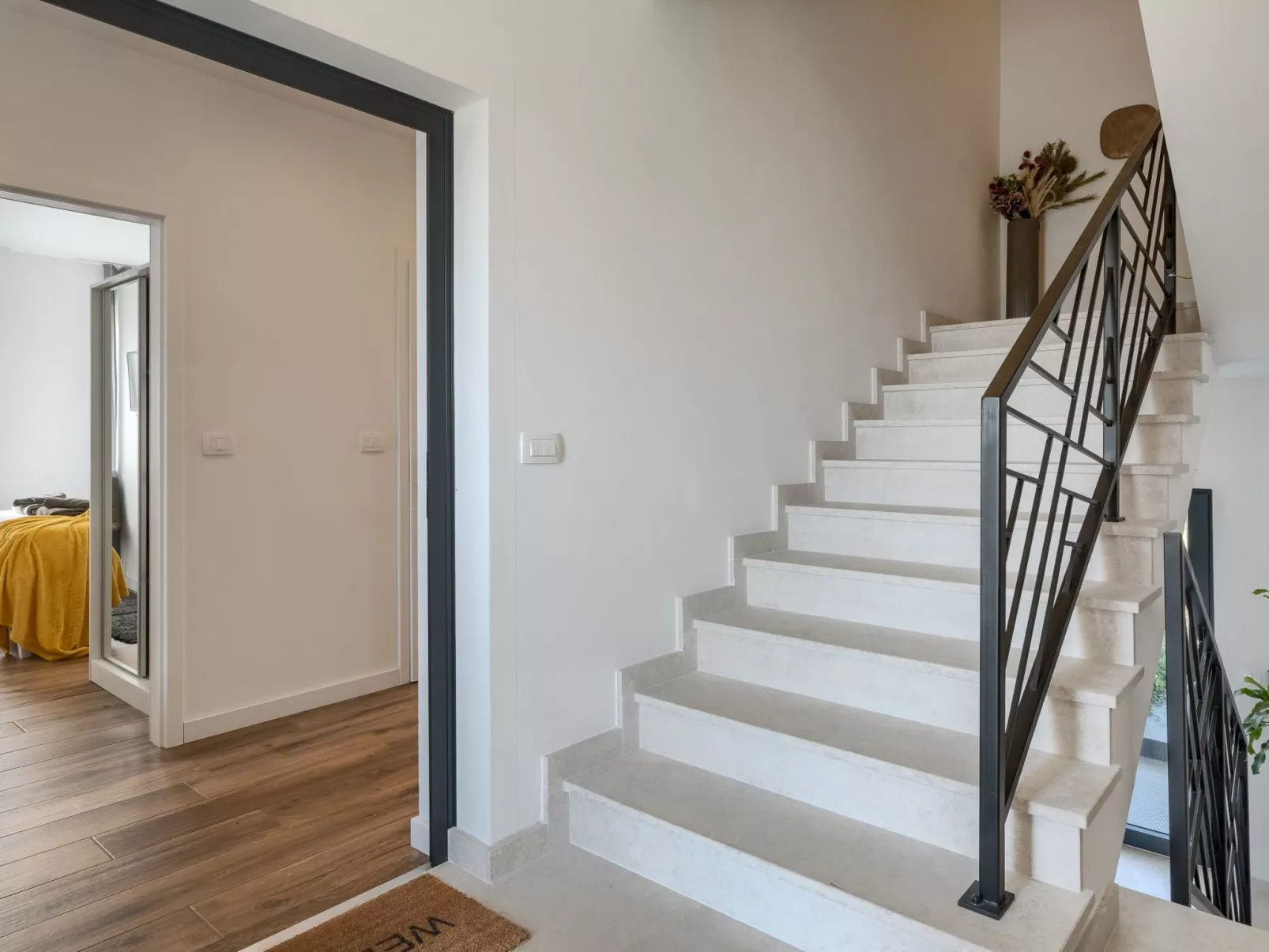 Charmante Ferienwohnung mit Balkon-Dedans