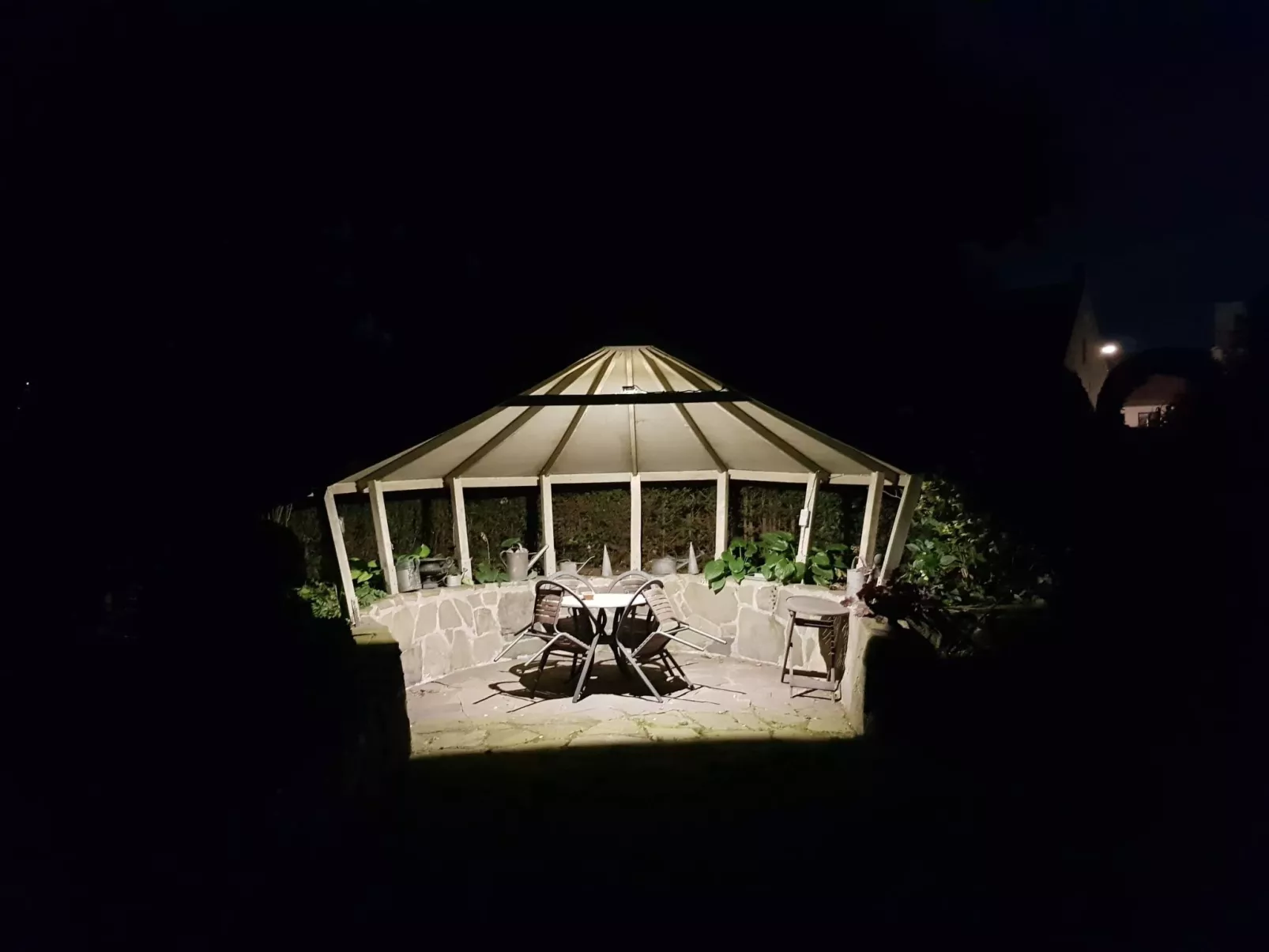 Gemütliches Haus mit eingezäuntem Garten-Outside