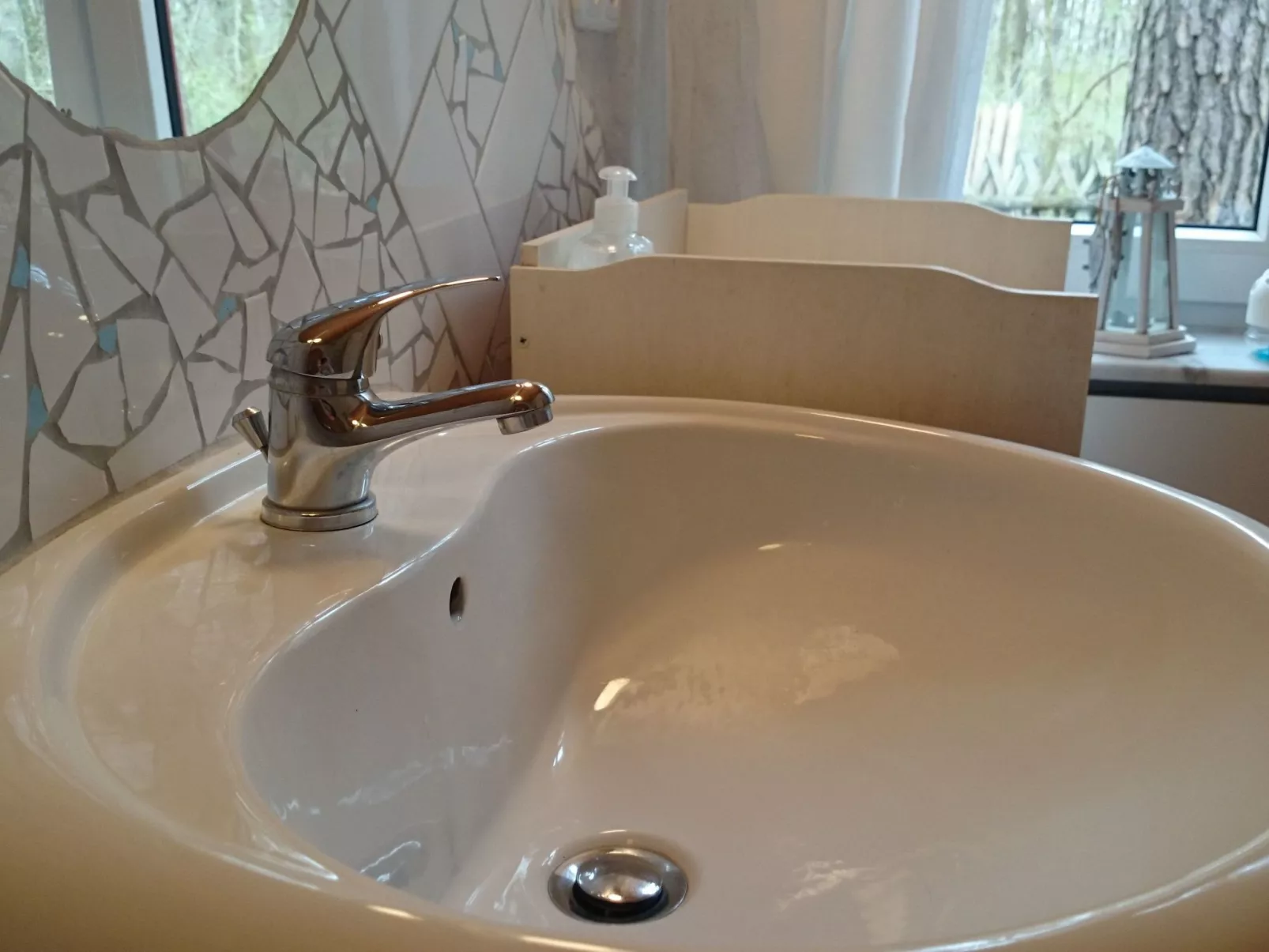 In ruhiger Lage am Waldrand mit Terrasse und großem Grundstück-Drinnen