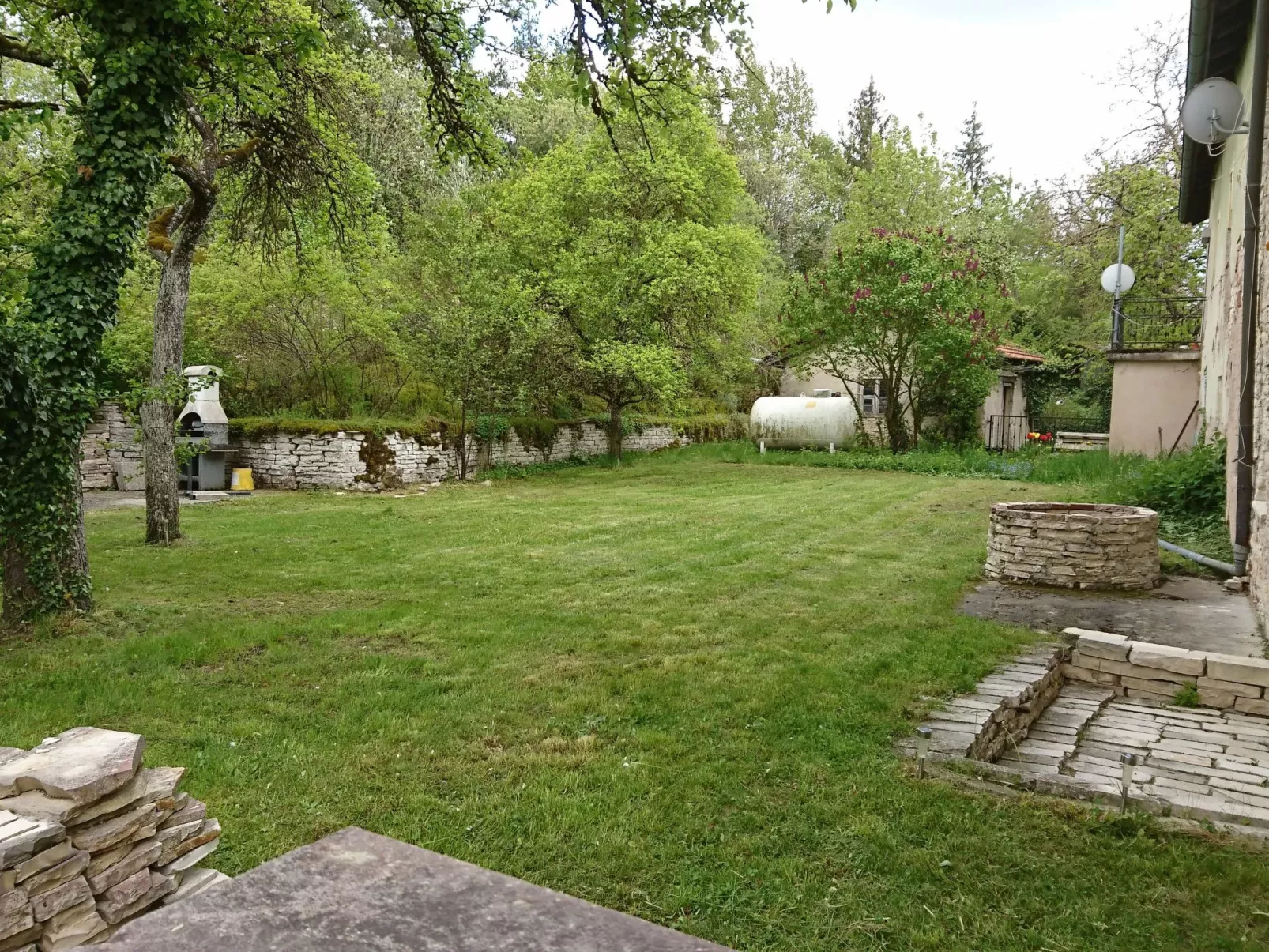 Jurahaus-Solnhofen-Draußen