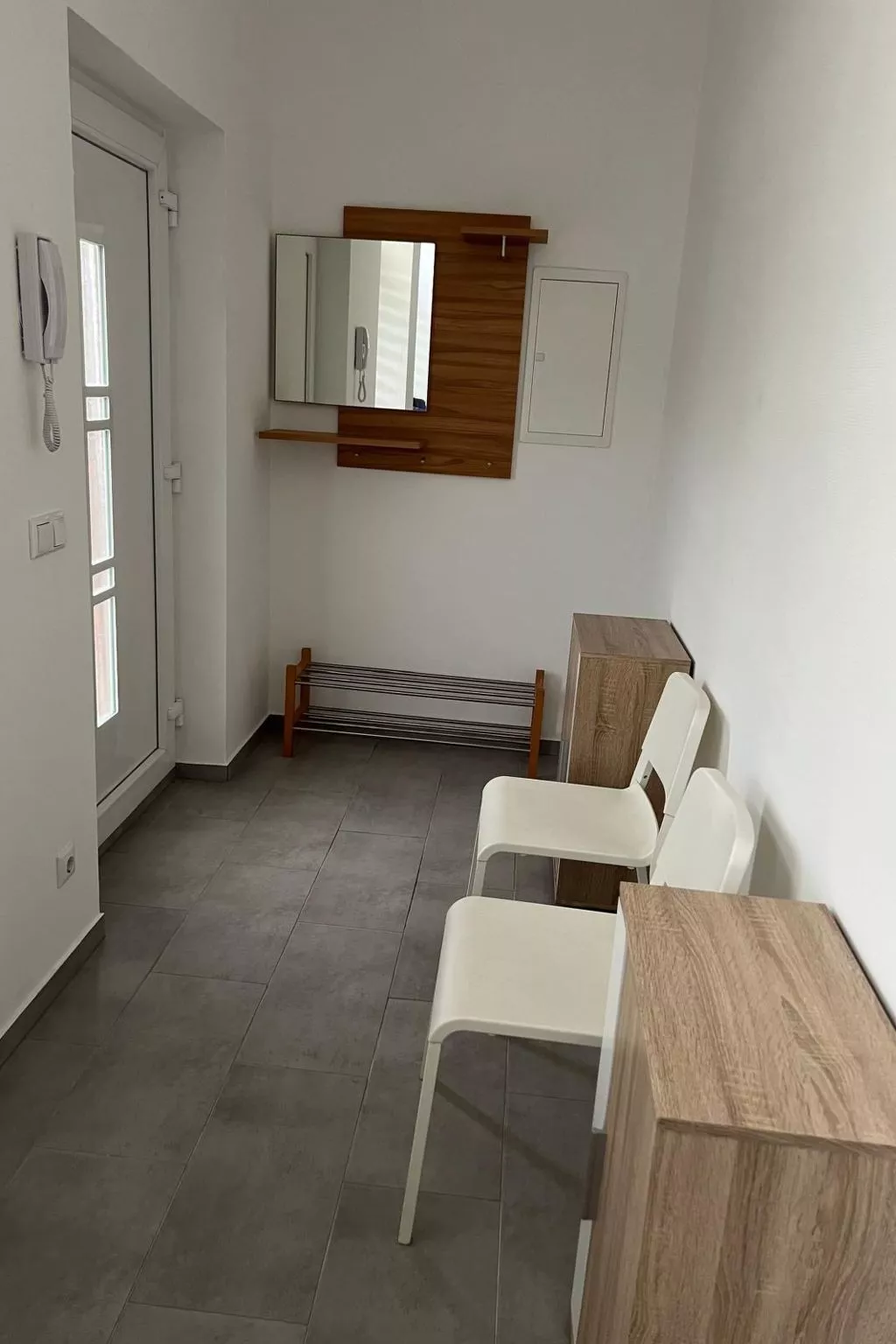 Große, möblierte Wohnung mit Garten-Inside