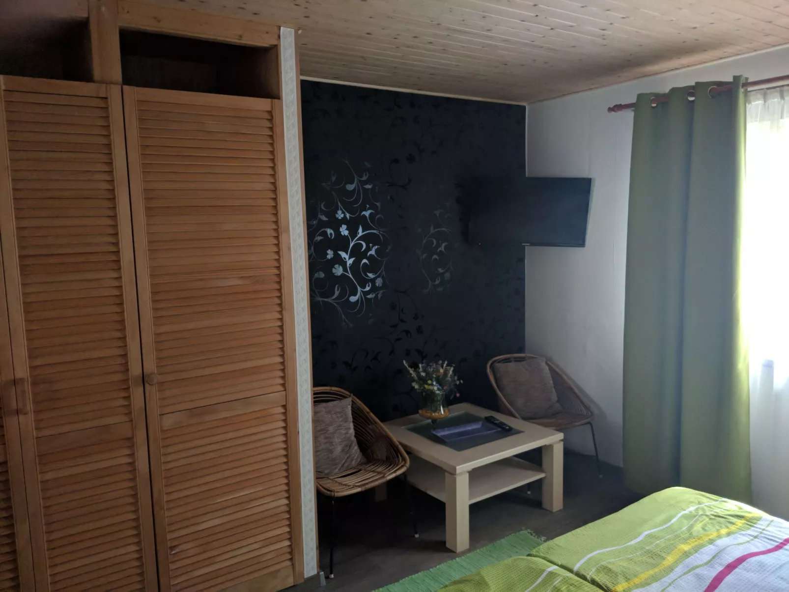 Ruhiges Ferienhaus mit gemütlicher Terrasse-Dedans