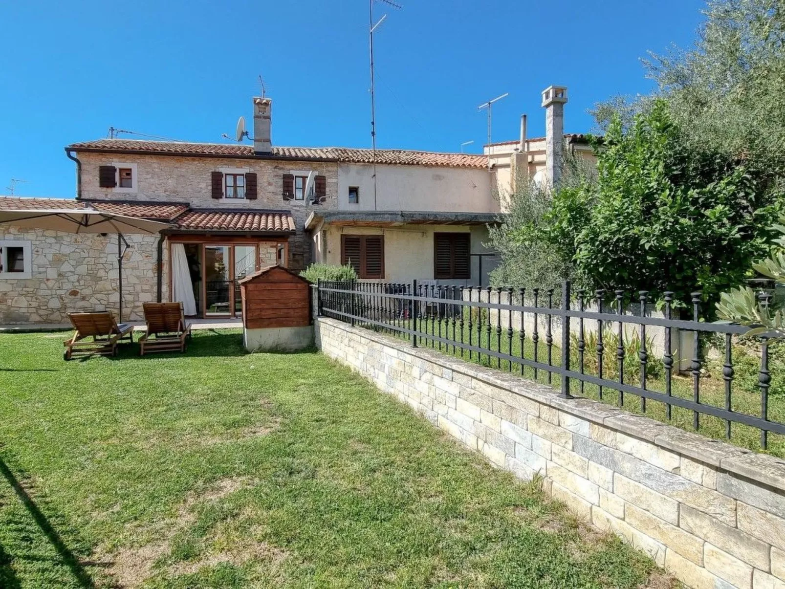 "Ariana" direkt am Strand-Image-tags.info