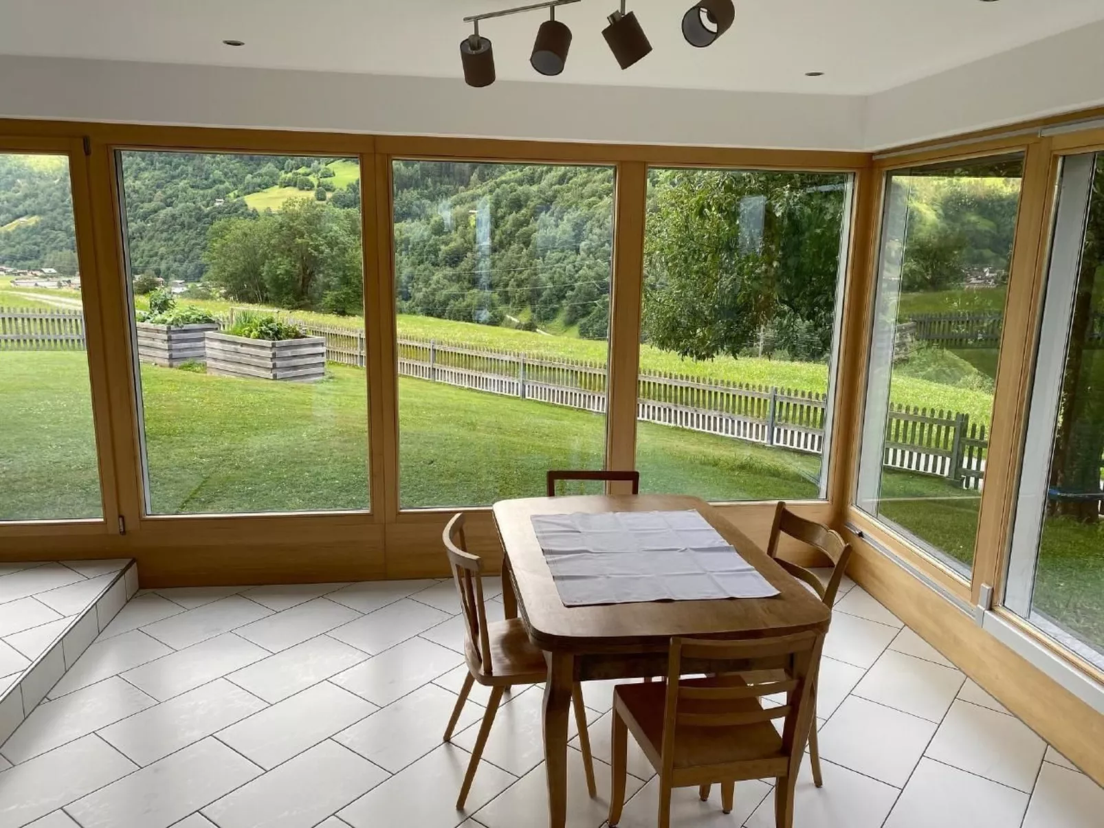 "Ferienwohnung ""Spel Rein"" Cumpadials"-Drinnen