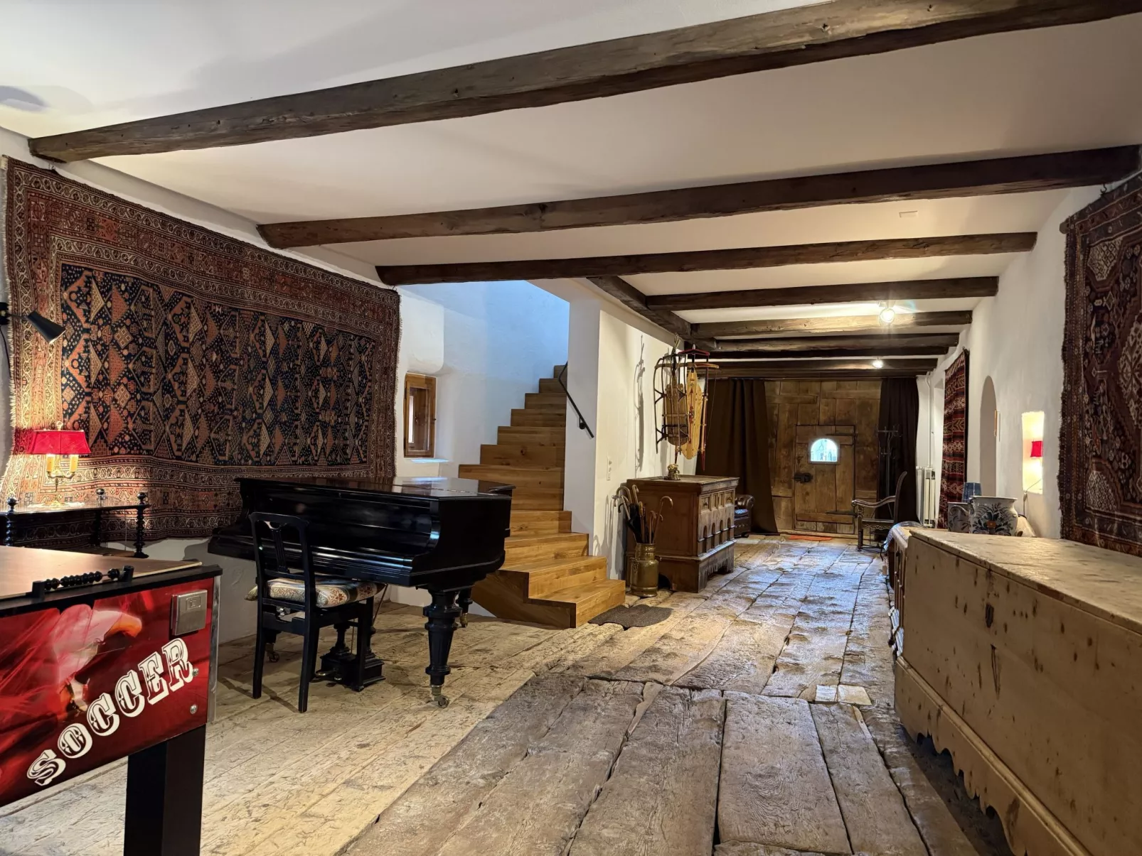 Chesa Delfins-Inside