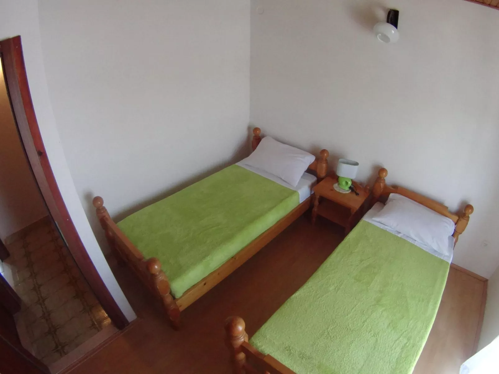 "Antun" am Strand-Dedans