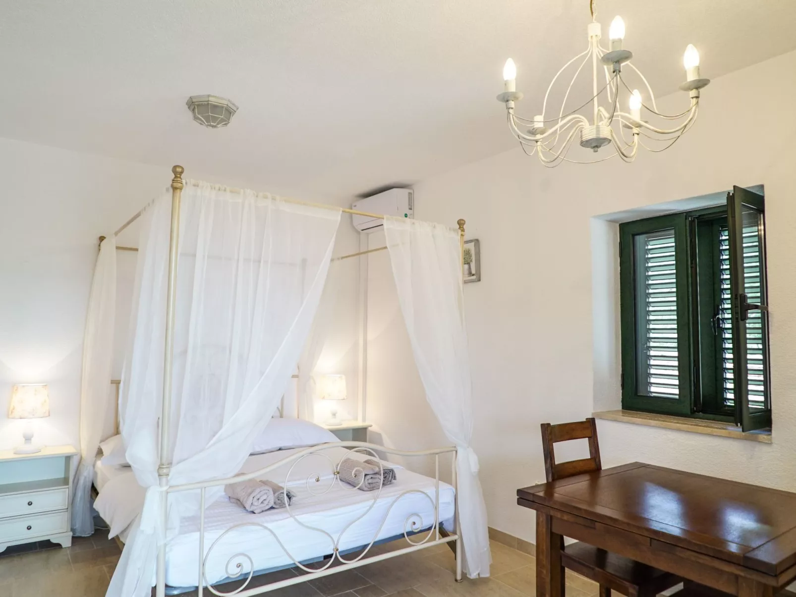 In Zagvozd mit Privatem Pool-Inside