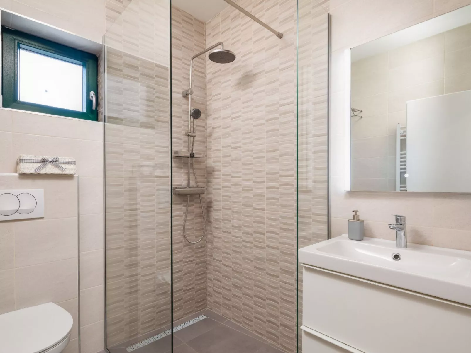 Haus für 11 Personen und 1 Kind in Razvode-Image-tags.info