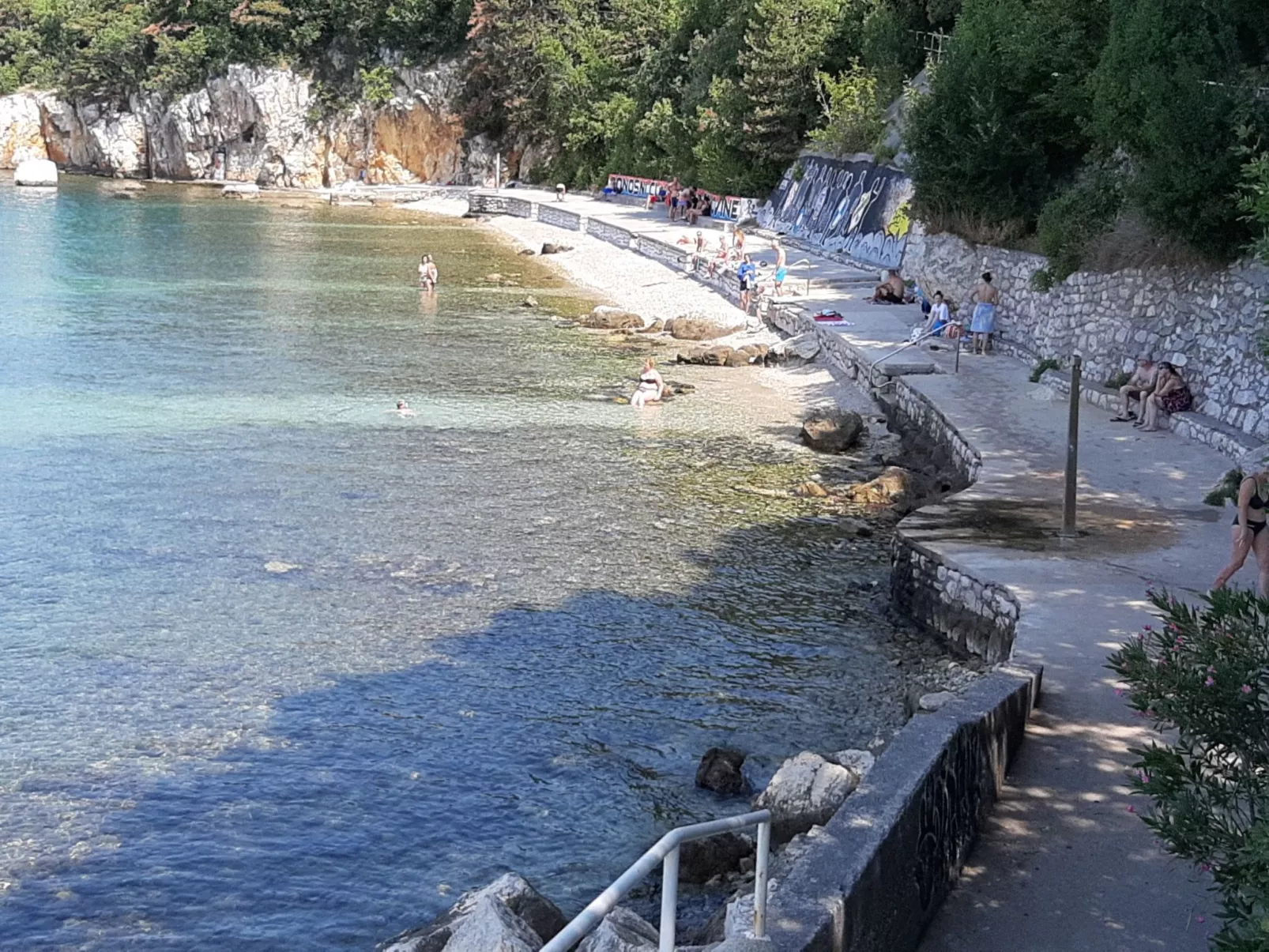 Wohnung mit Blick auf das Wasser-Dehors