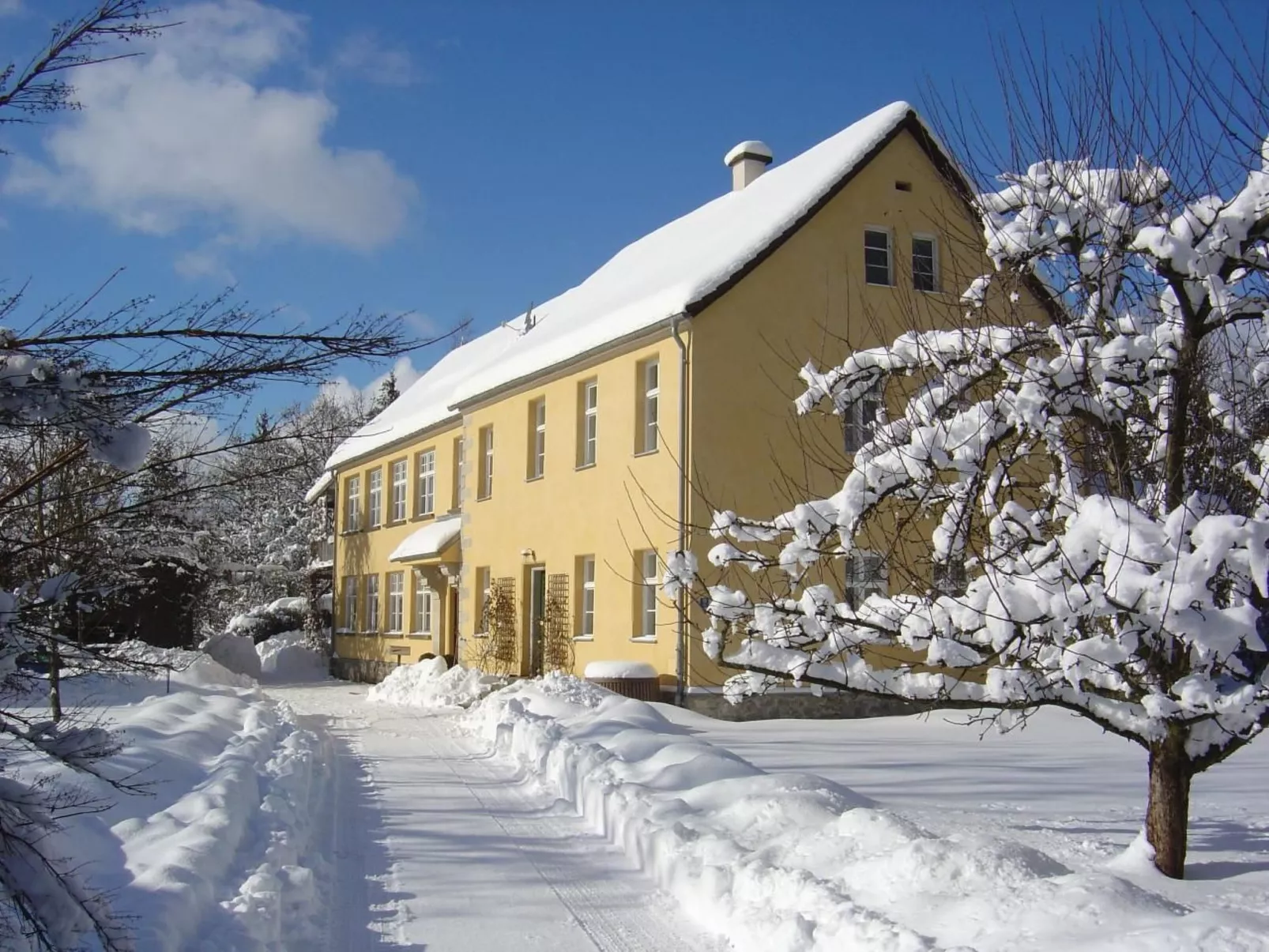 Fewo Altes Schulhaus-Dehors