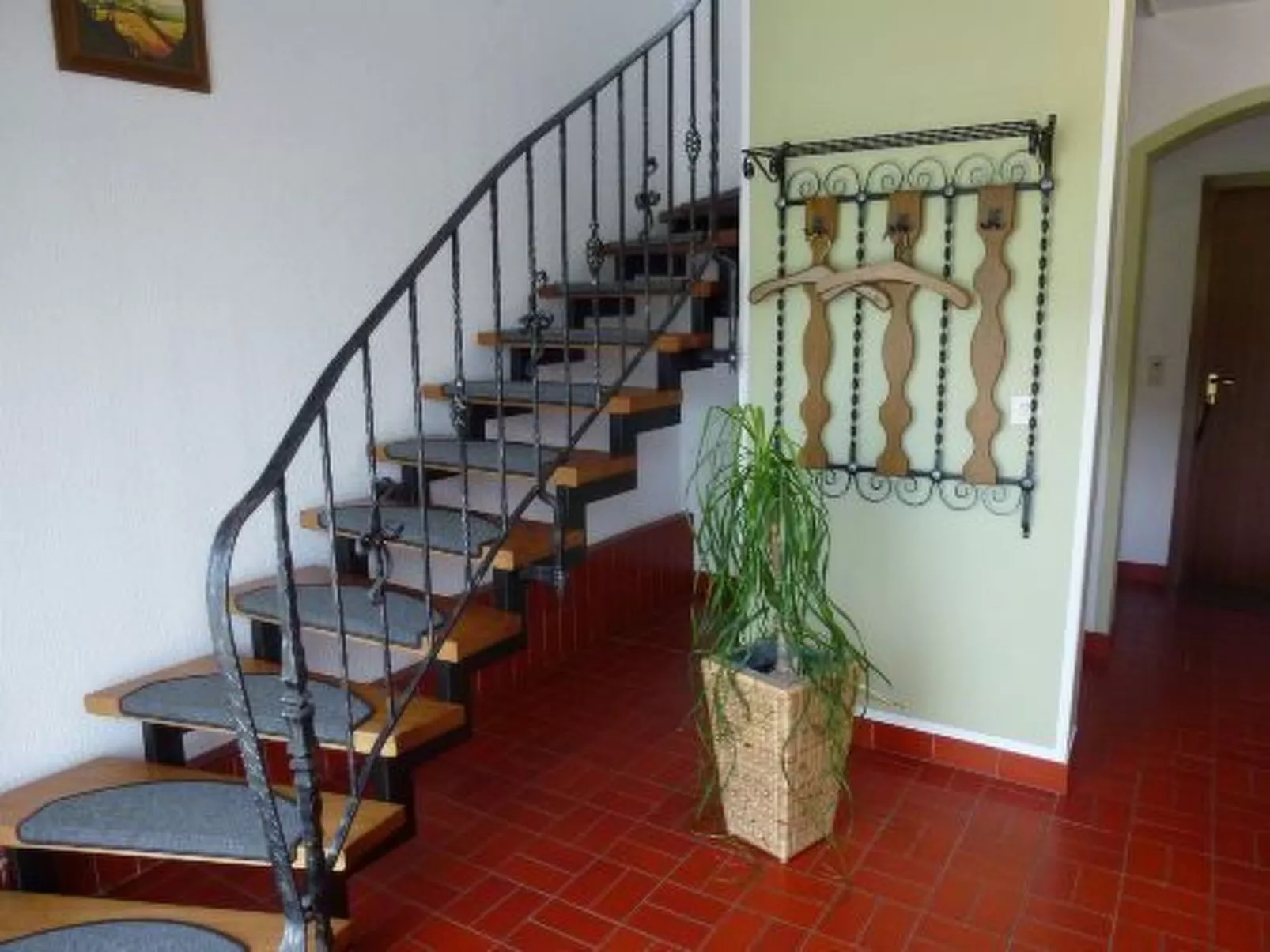 Mit eigenem Garten und Grill-Dedans