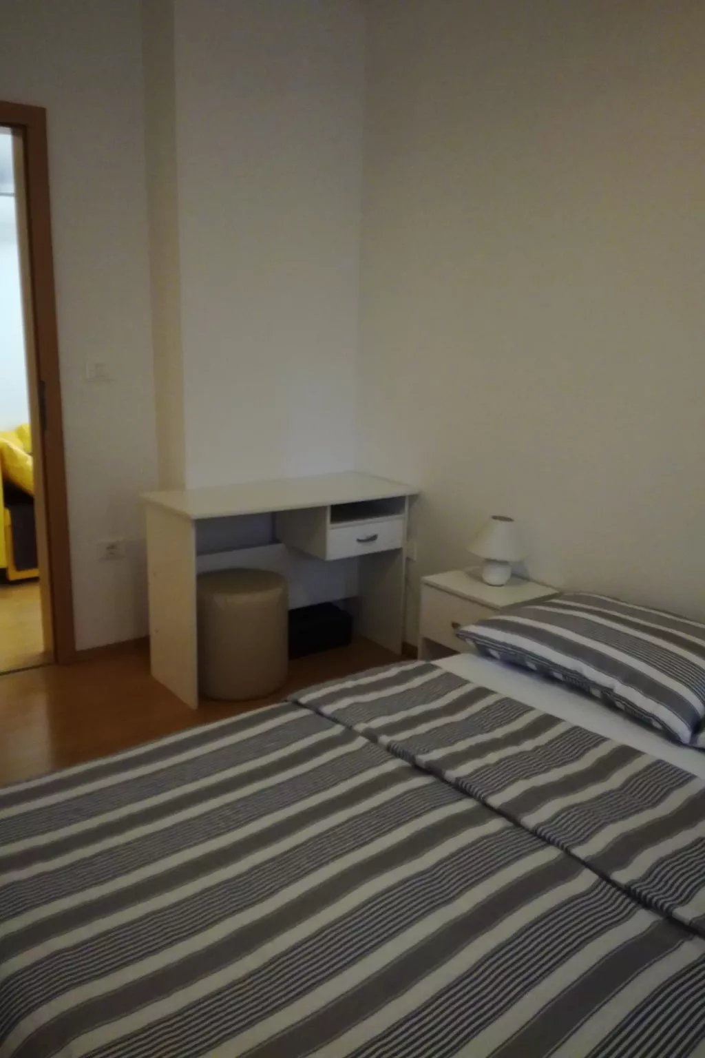 Appartement mit Balkon-Drinnen