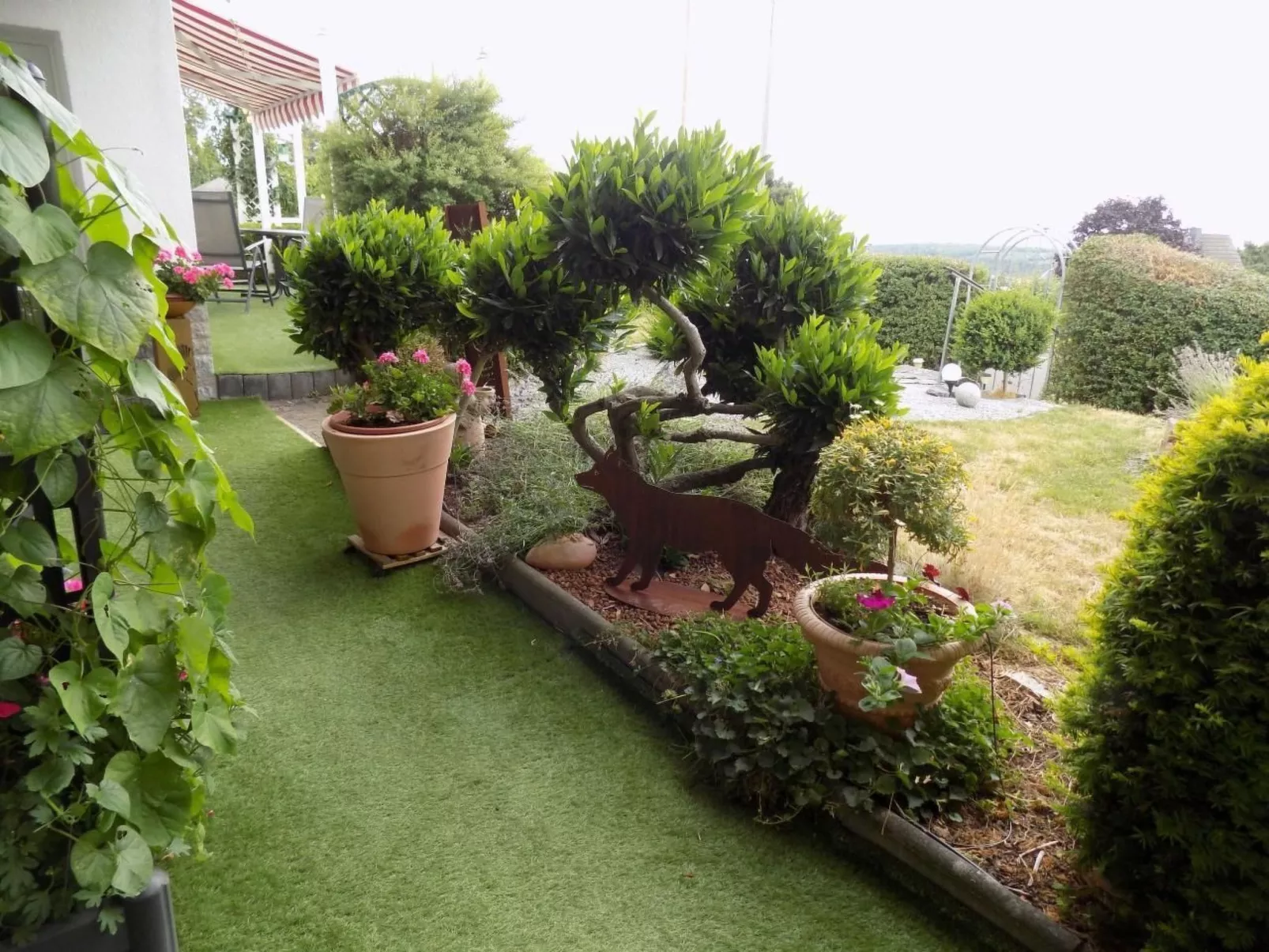 Appartement mit Terrasse, Garten und Grill-Draußen