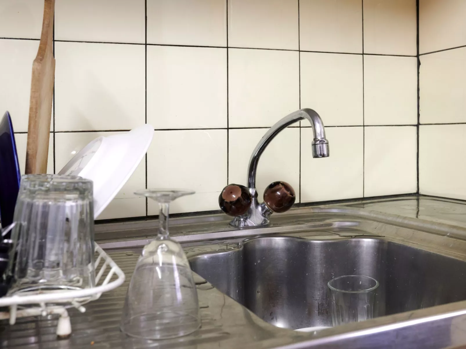 Waterfall House-Dedans