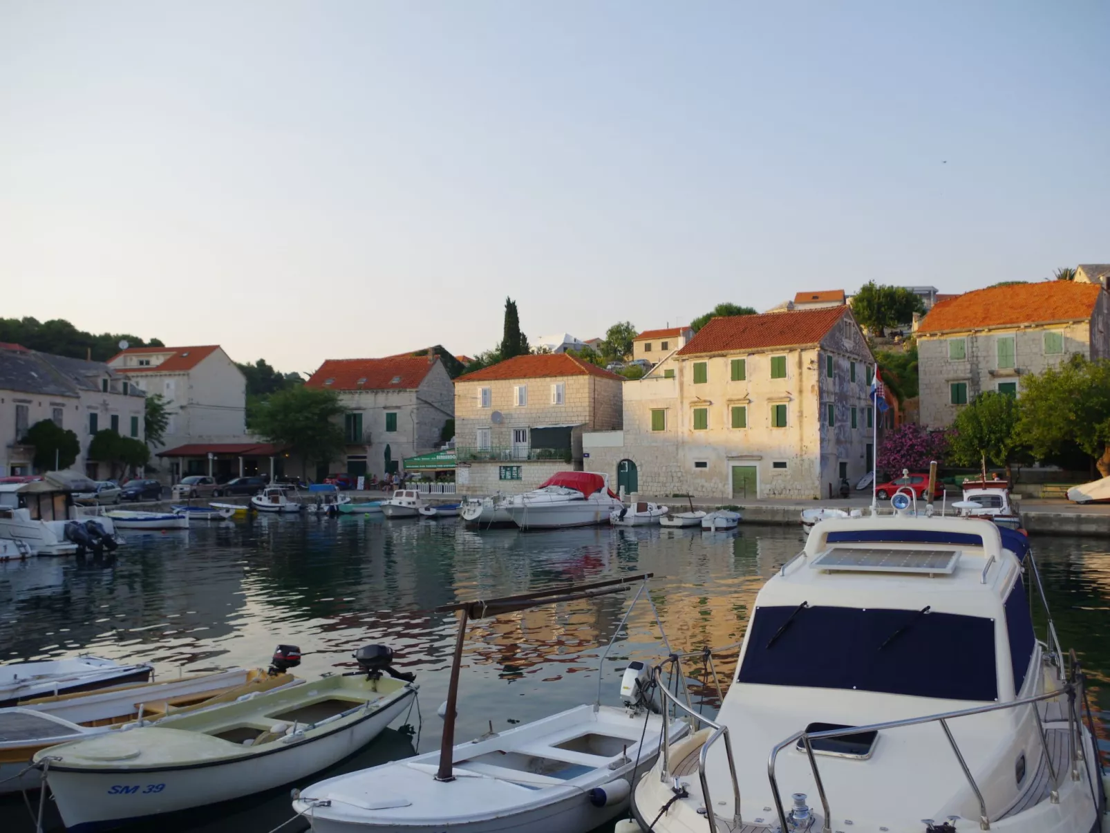 Schönes Ferienhaus mit privatem Pool-Outside