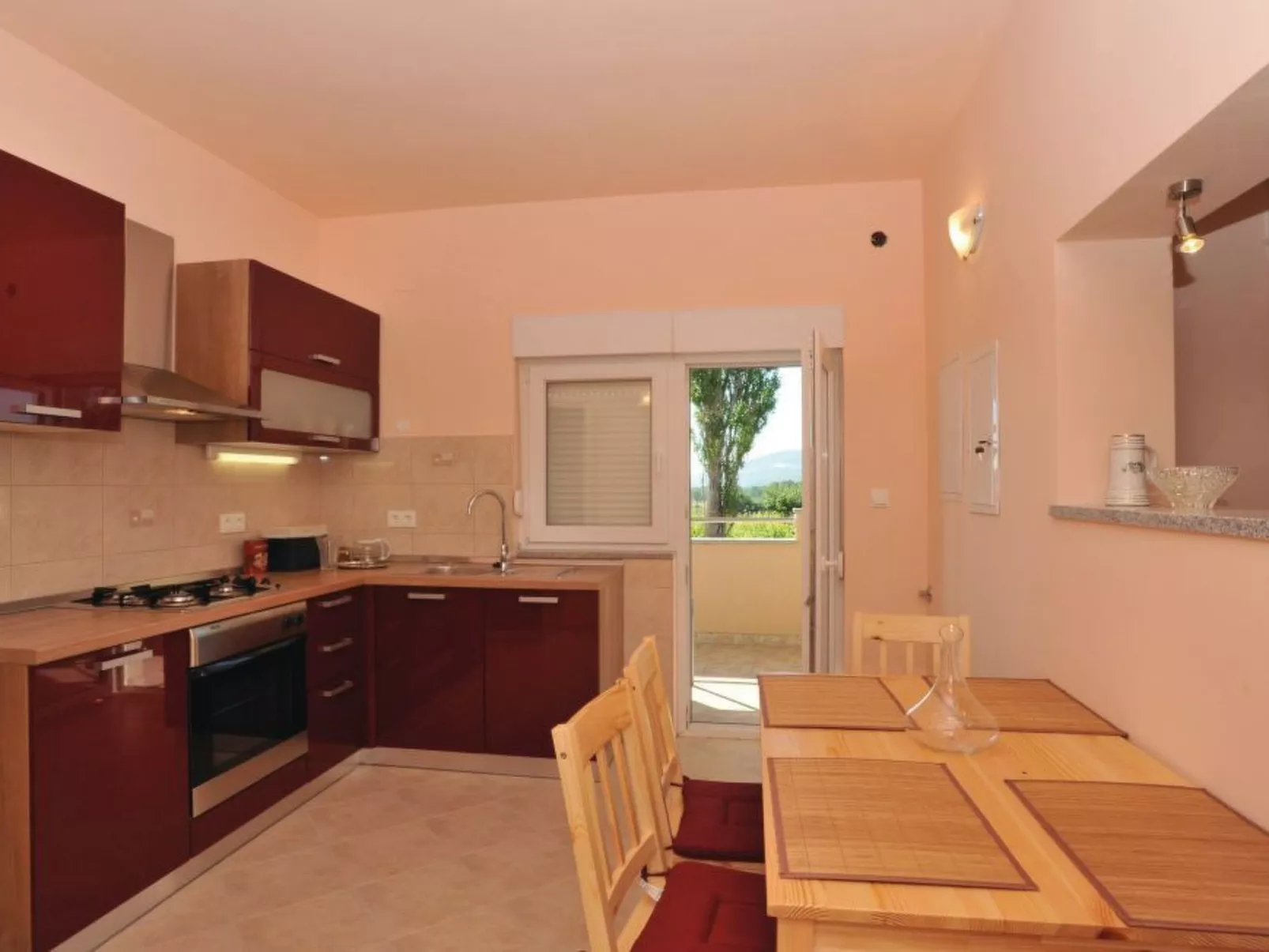 Villa "Sonnenblume" mit eigenem Garten und Grill-Inside