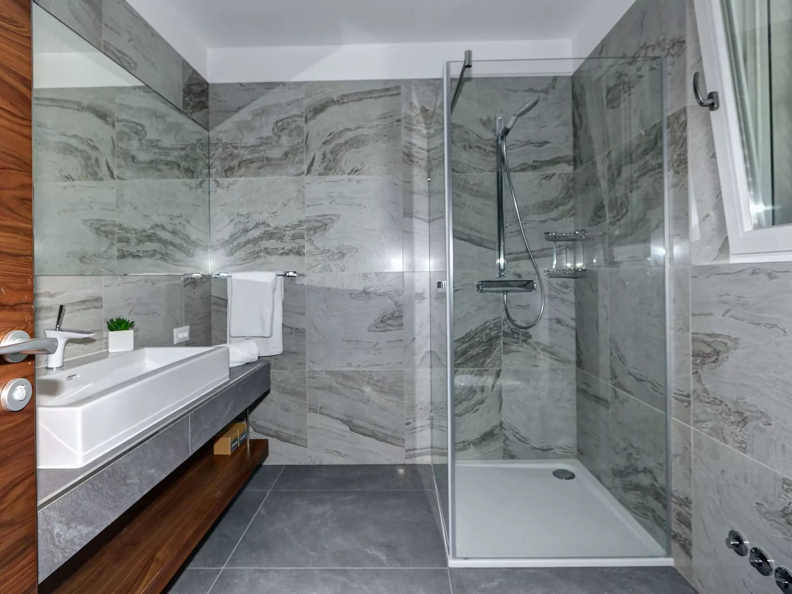 Villa by the Sea-Drinnen