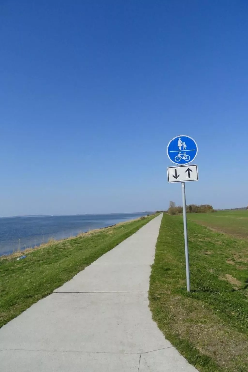 Komfortable Ferienwohnung in Waase-Outside