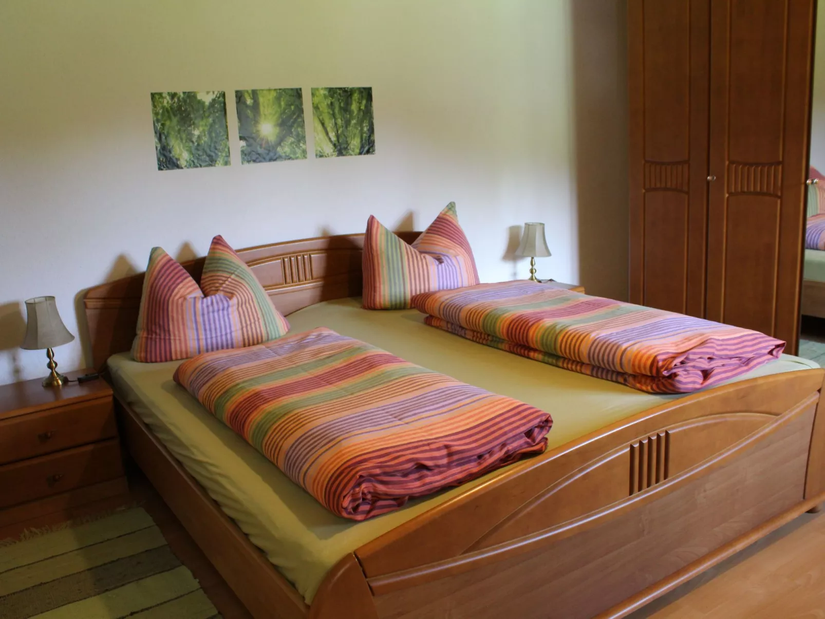 Mit Kaminofen, Fitnessraum und Sauna-Drinnen