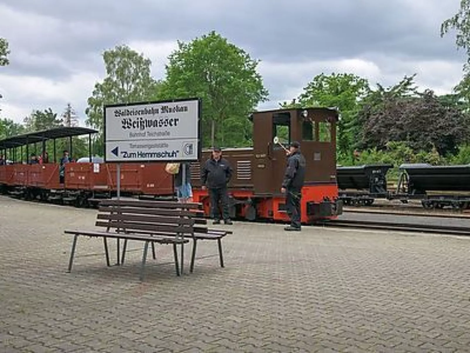 2- Raum Ferienwohnung mit Parkplatz-Image-tags.info