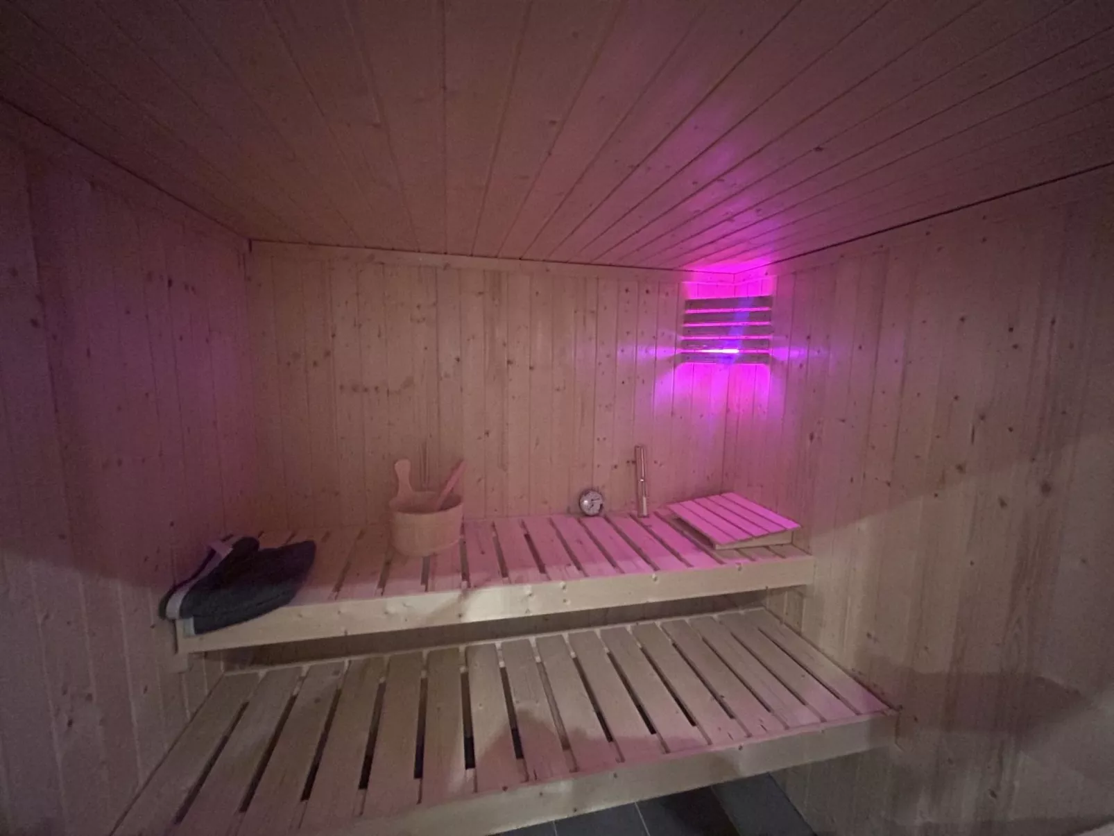 Renoviertes Haus in Husen mit Terrasse und Sauna-Inside