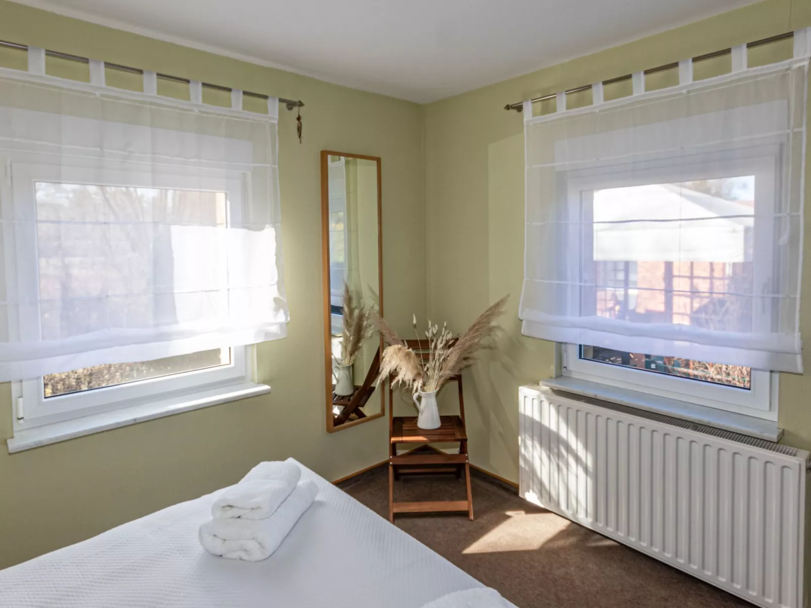 In Alt-Schadow mit Grill und Terrasse-Inside