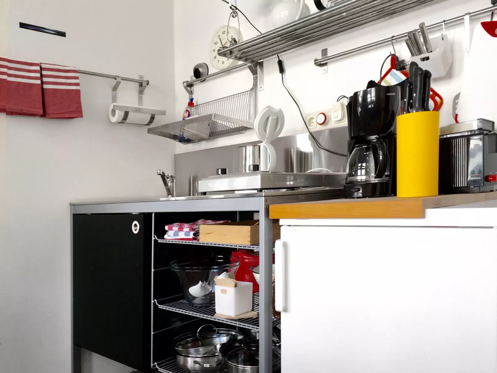 Zentrale Wohnung mit Klavier, Kunst und Design-Drinnen