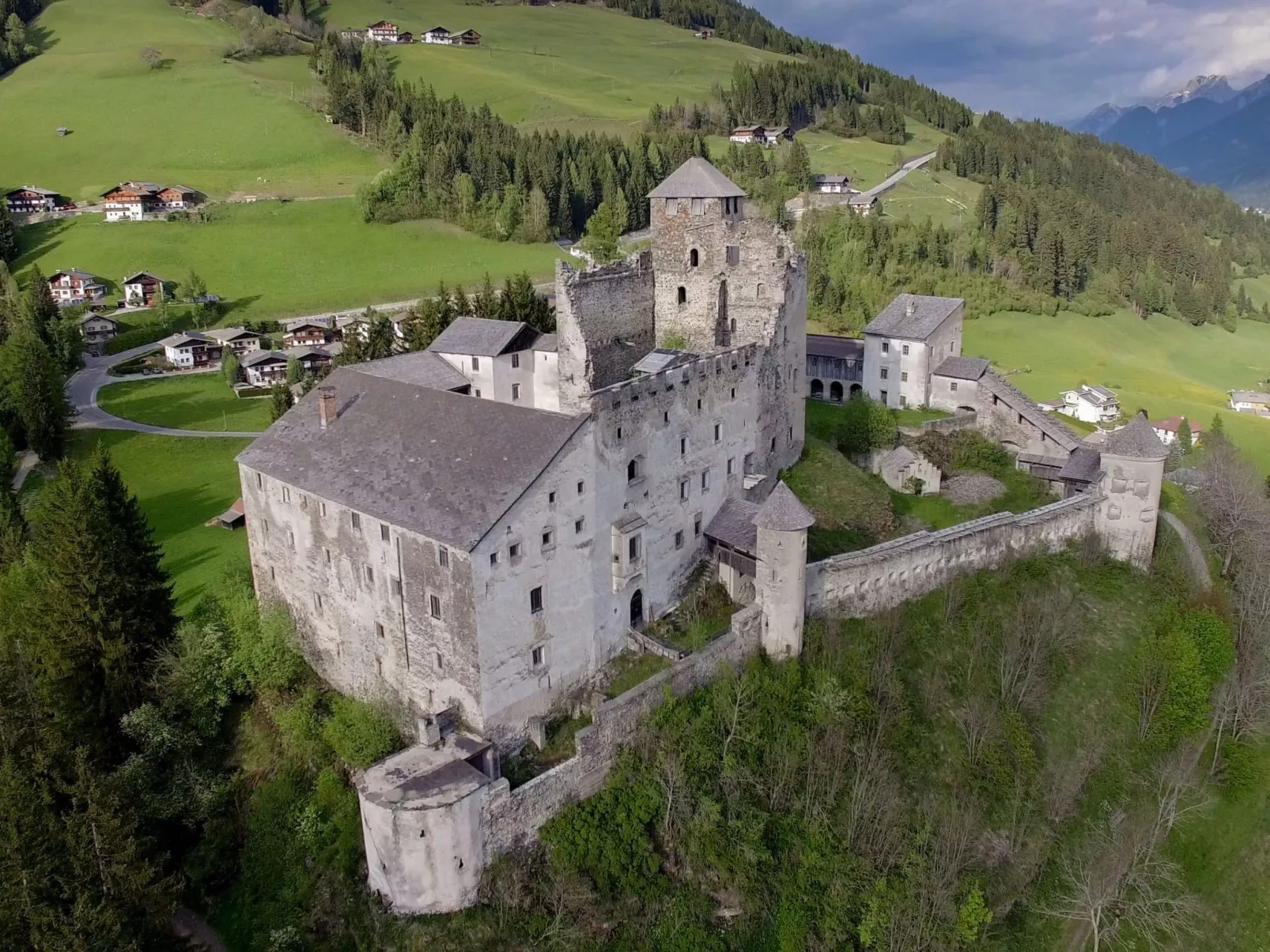 In Strassen mit Privatem Pool-Outside