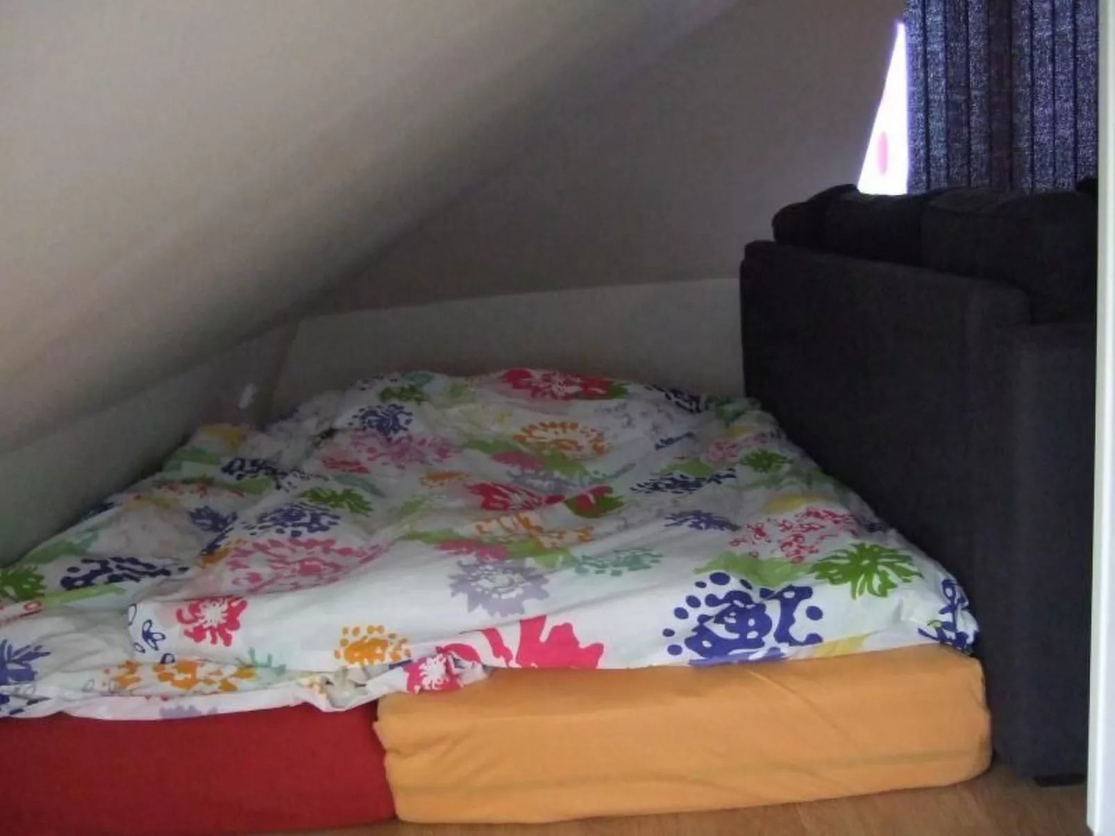 Mit Blick auf das Wasser-Dedans