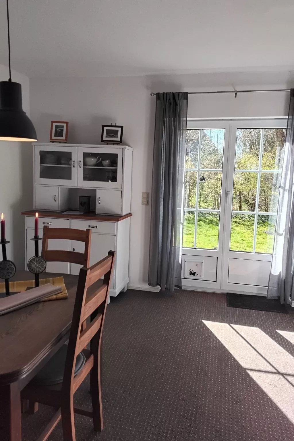 Auf zwei Etagen mit Gartennutzung-Drinnen