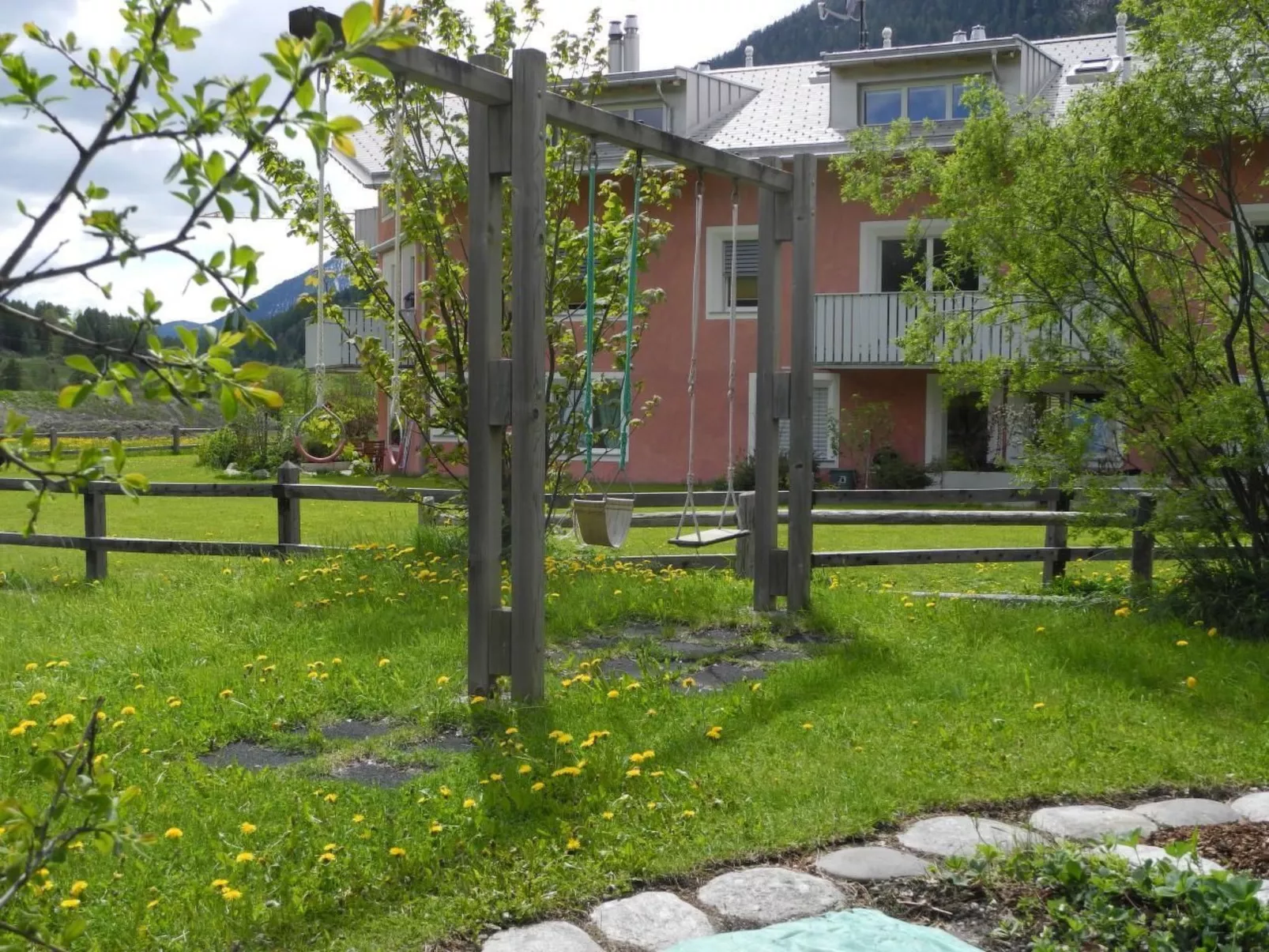 Gemütliche Ferienwohnung im Grünen-Draußen