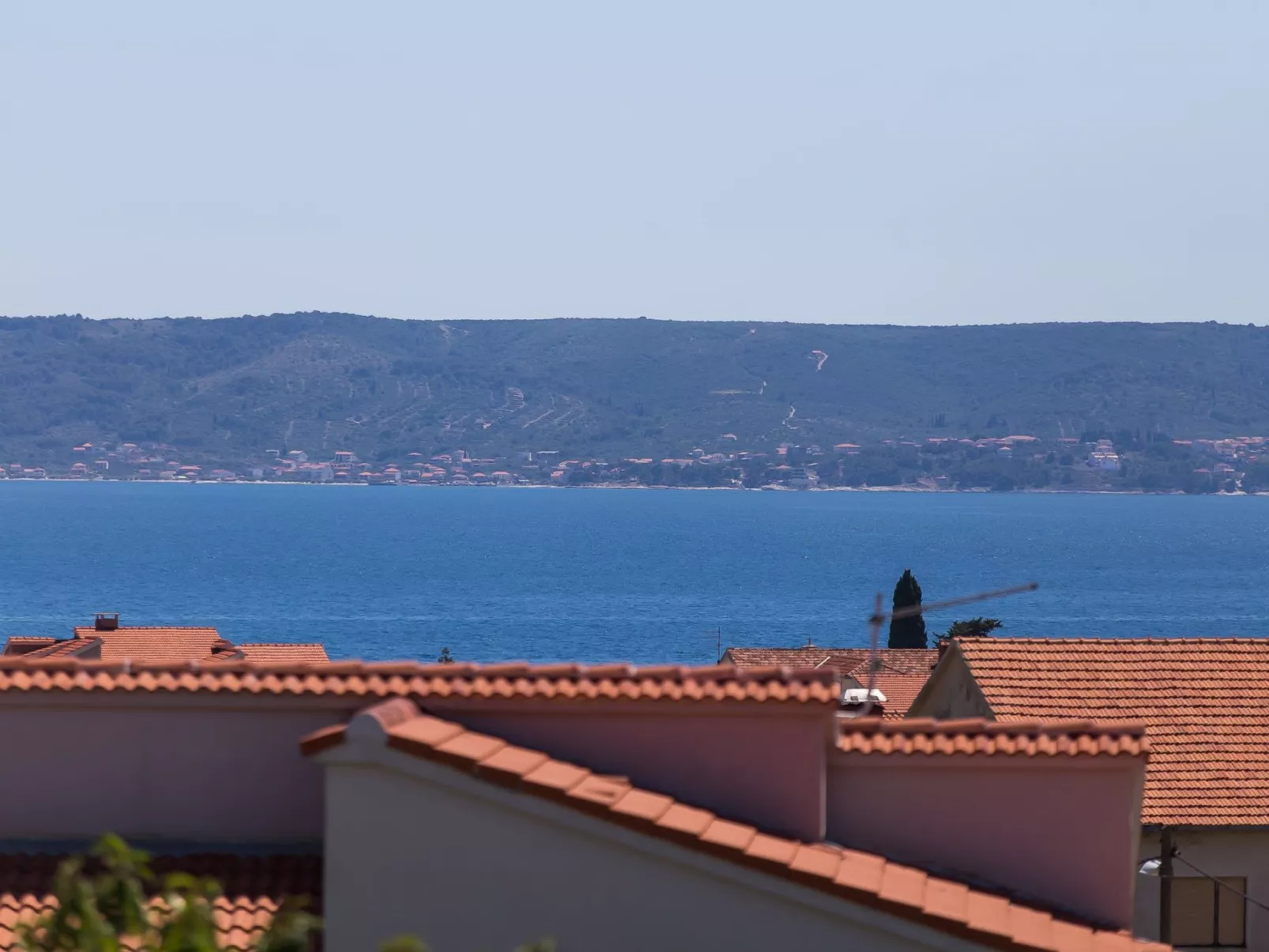 Moderne Meerblick ap.1 mit Pool und Terrasse bbq in der Nähe von Split Trogir-Outside