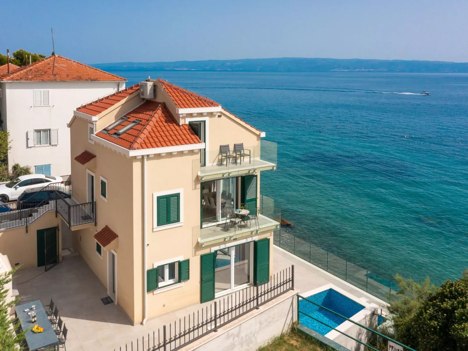 Epetium Beach Villa-Drinnen