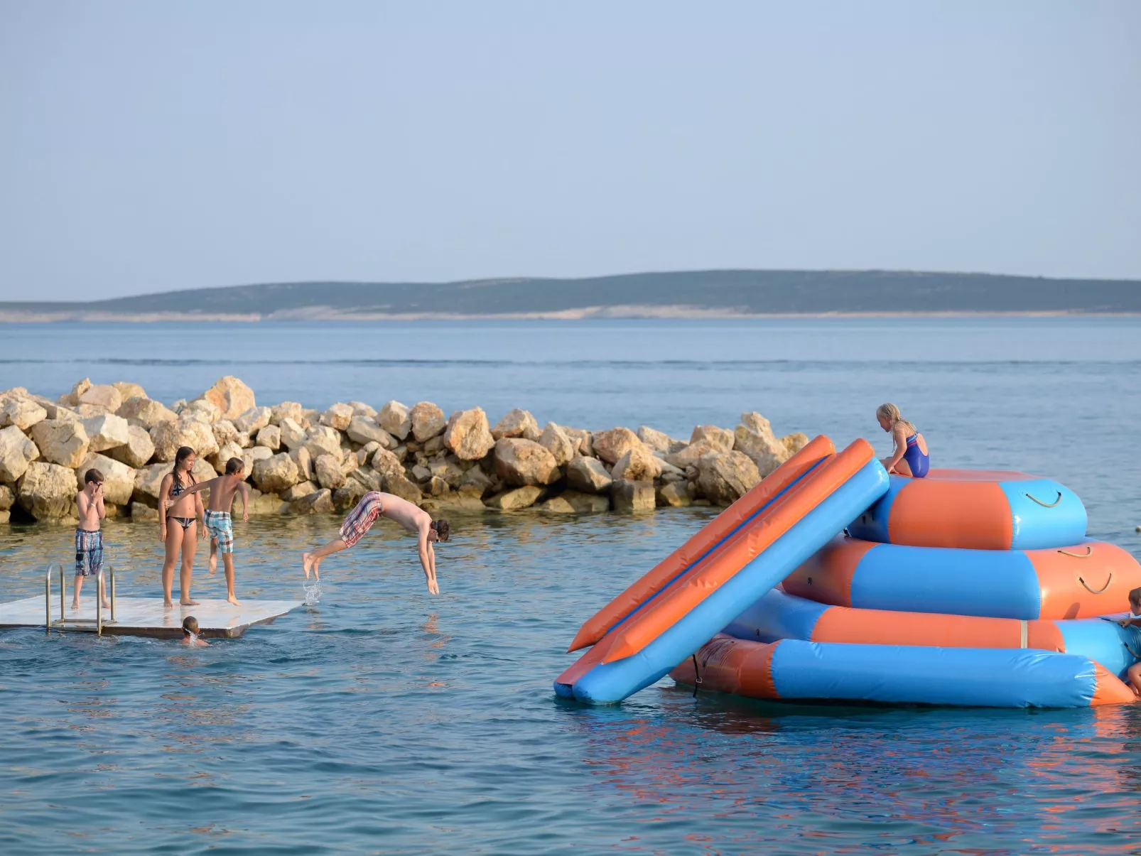 Gemütliches, familienfreundliches Steinhaus-Draußen