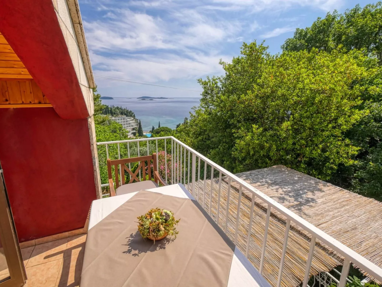 Wohnung "Helena3" mit Blick auf das Wasser-Dehors