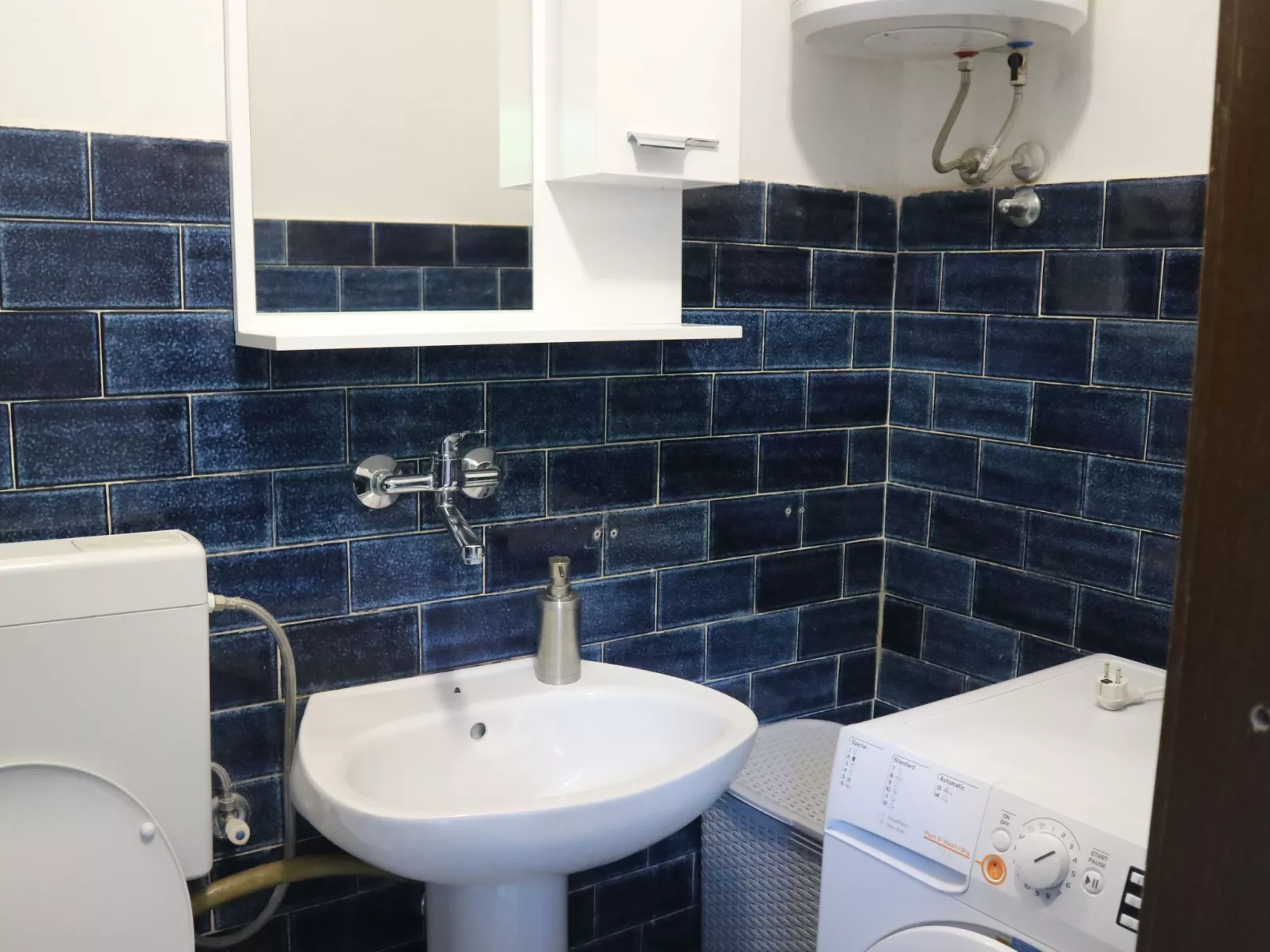 "Martina" direkt am Wasser-Drinnen