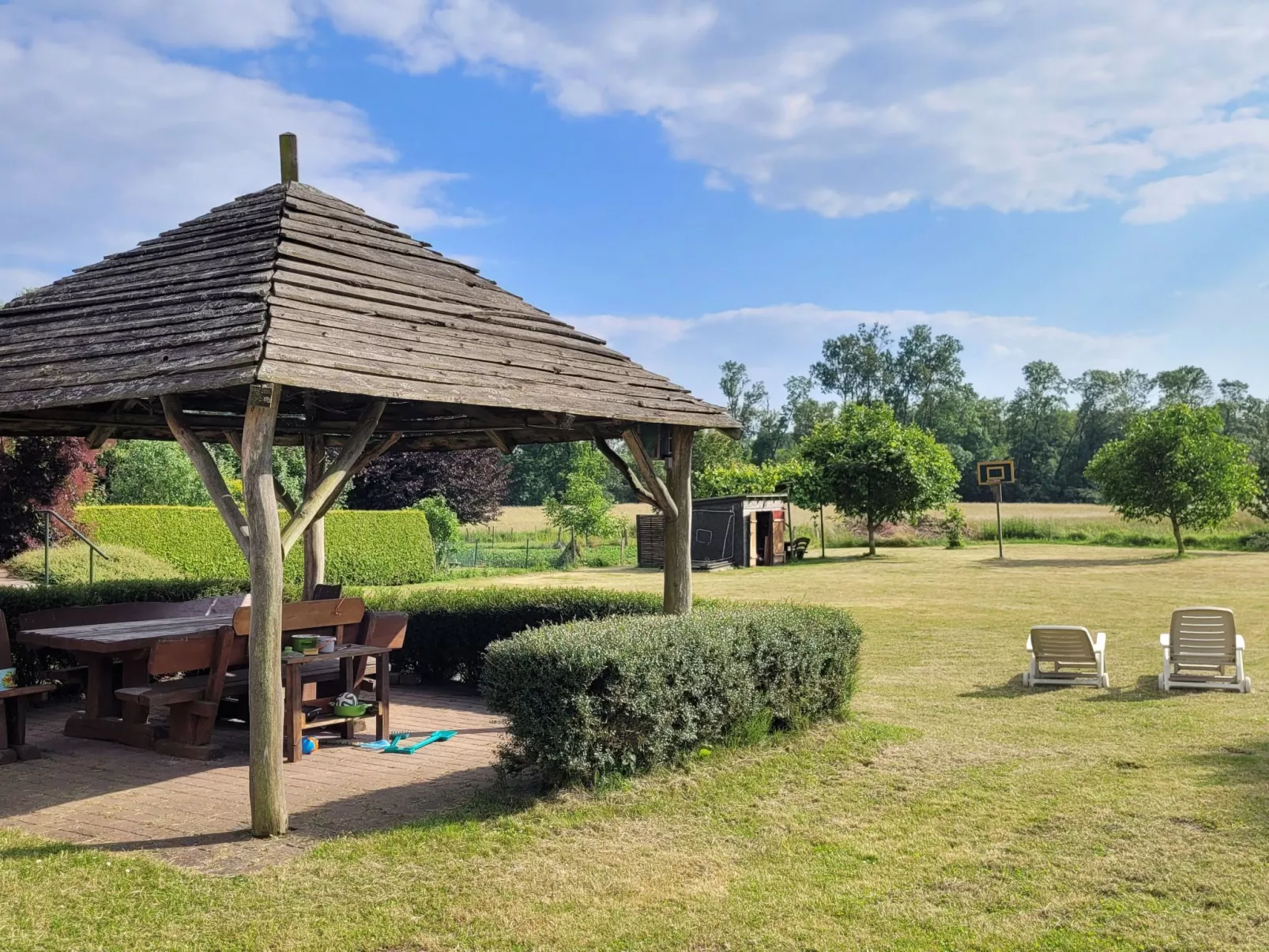 Mit Terrasse-Draußen