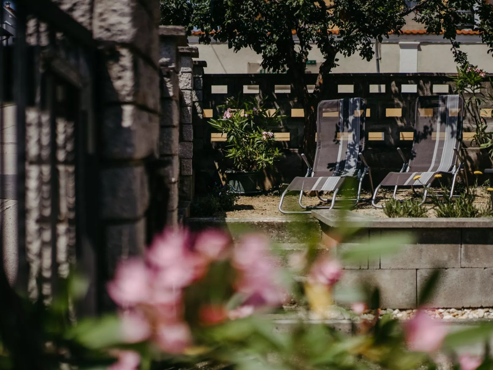 Lakeside Top2-Image-tags.info